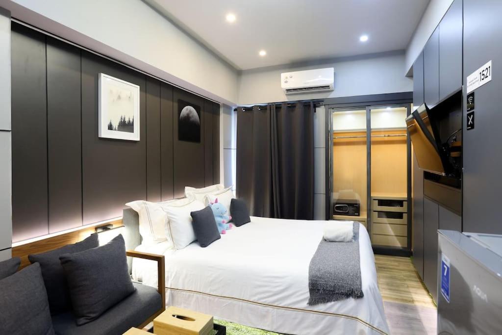 One-Bedroom Apartment - Photo 16