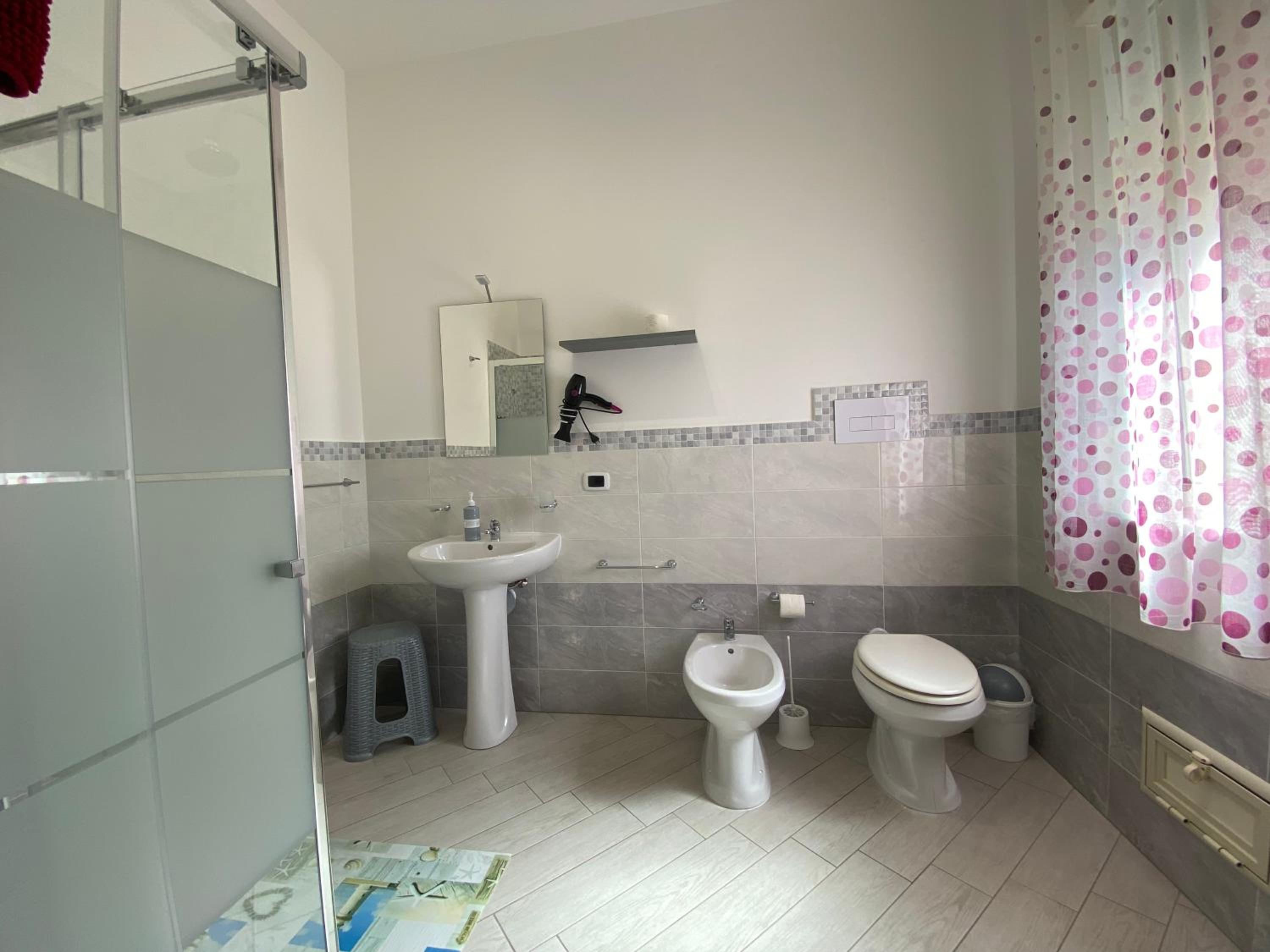 Double Room with Balcony (2 Adults + 1 Child) photo 3