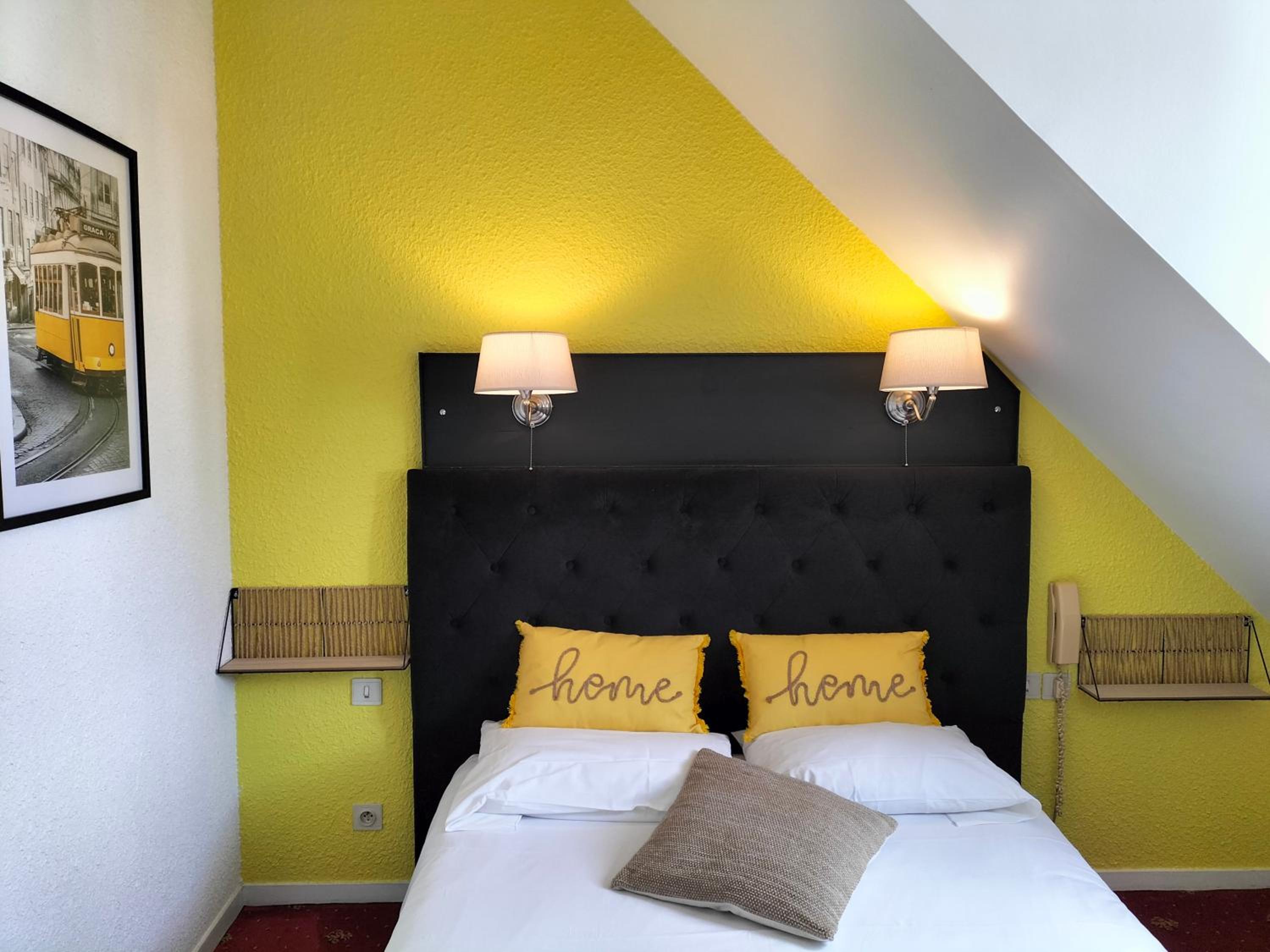 Small Double Room - Attic - Photo 1