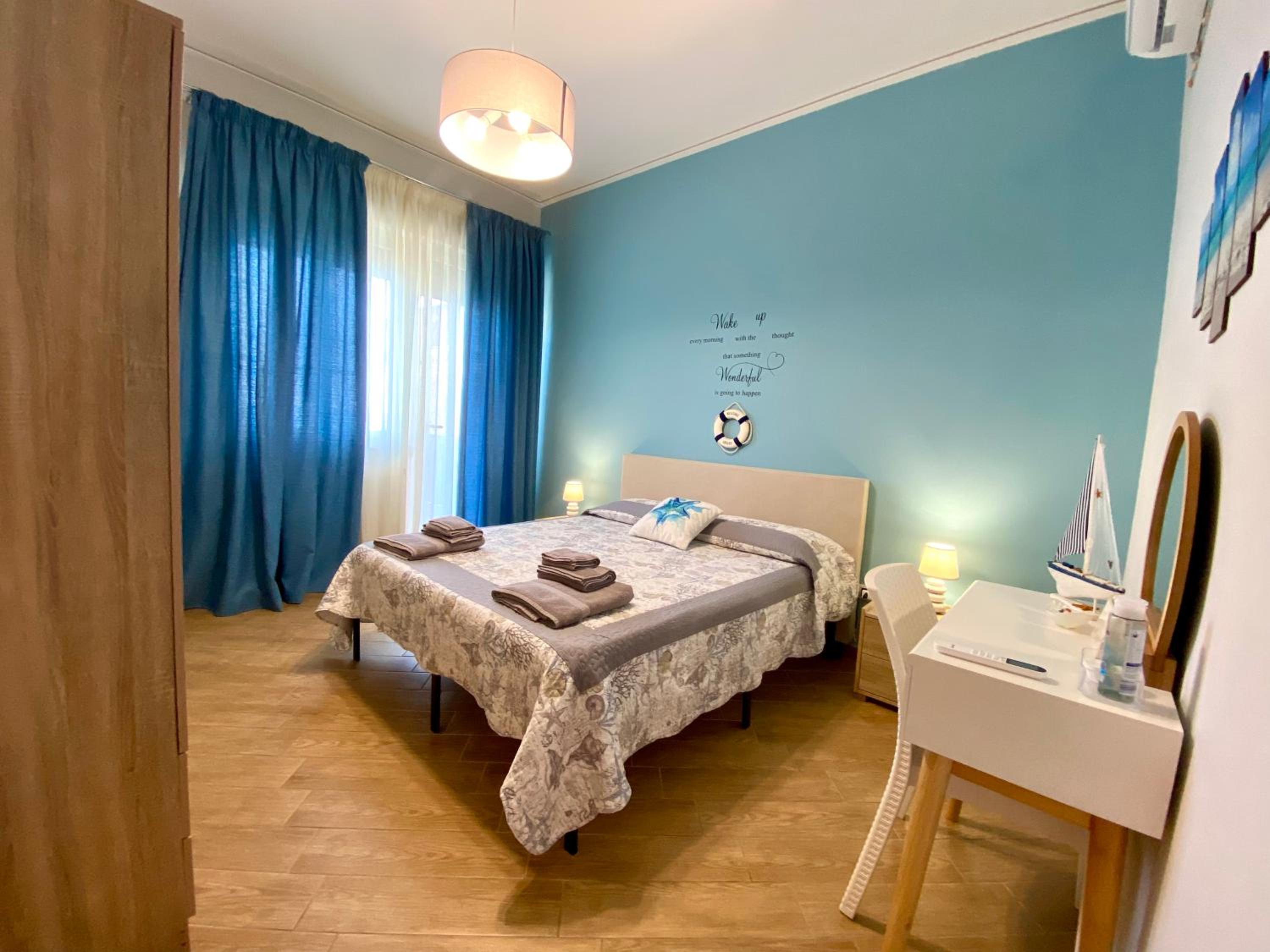 Deluxe Double Room with Balcony and Sea View photo 3