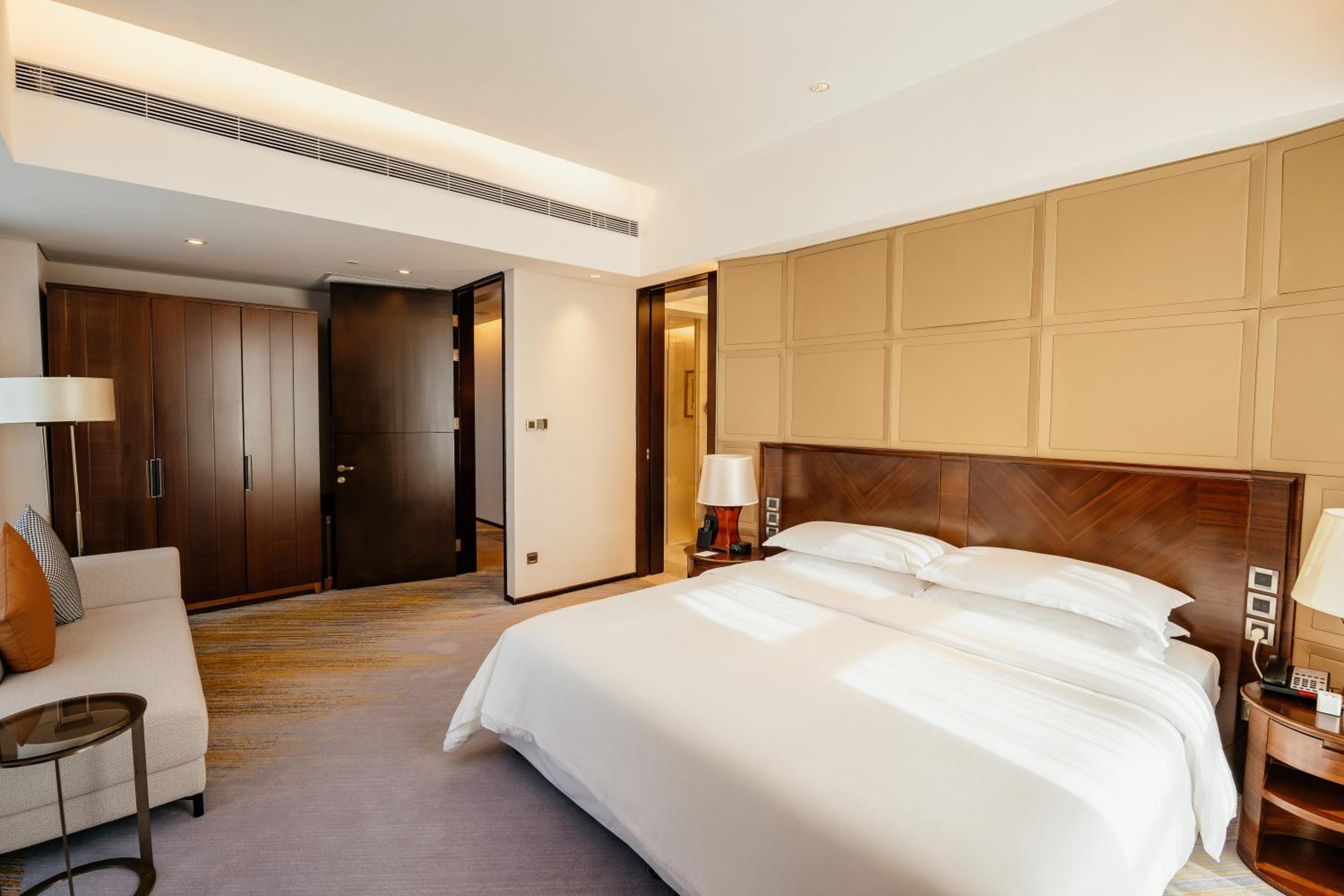 Club Grand Suite, Club lounge access, 1 Bedroom Suite - Photo 11