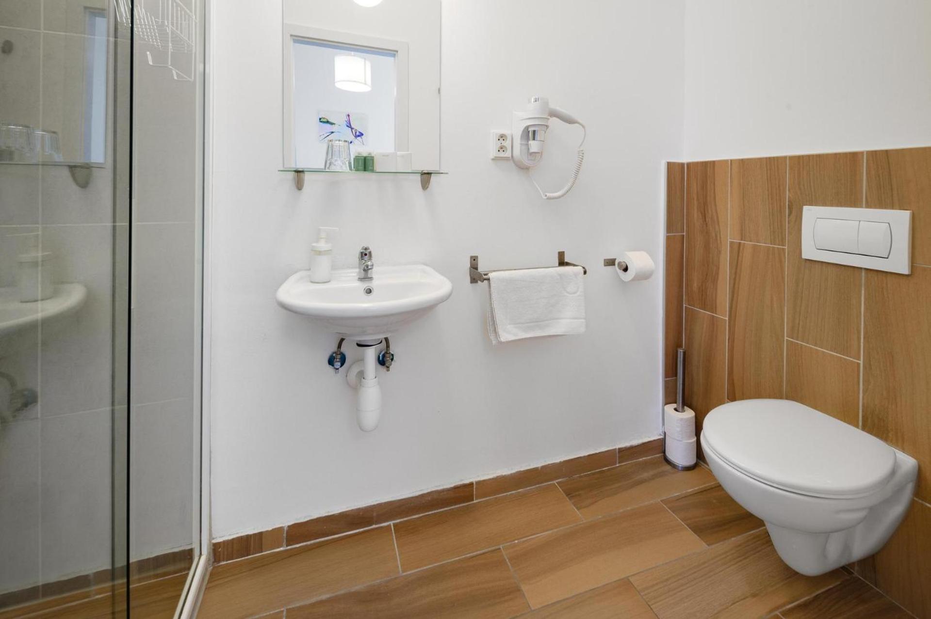 Standard Double Room - Photo 1