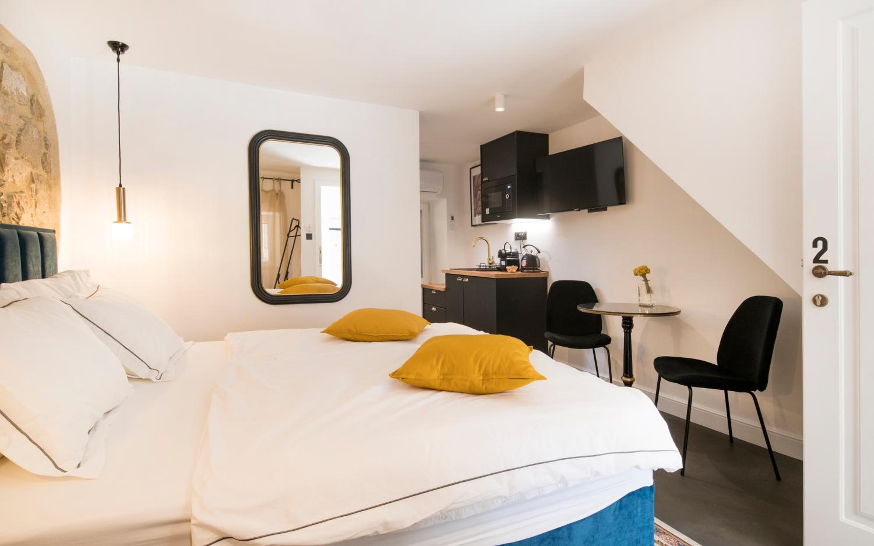 Deluxe Double Room With Shower