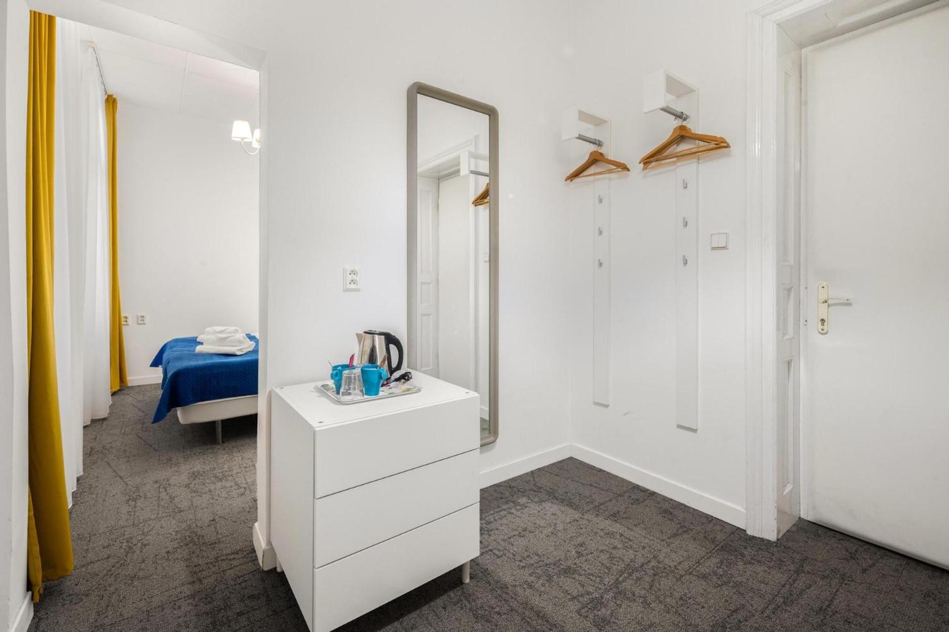 Double Room with Interior View - Photo 7