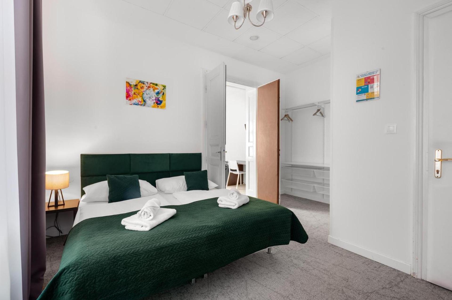 Quadruple Room - Photo 1