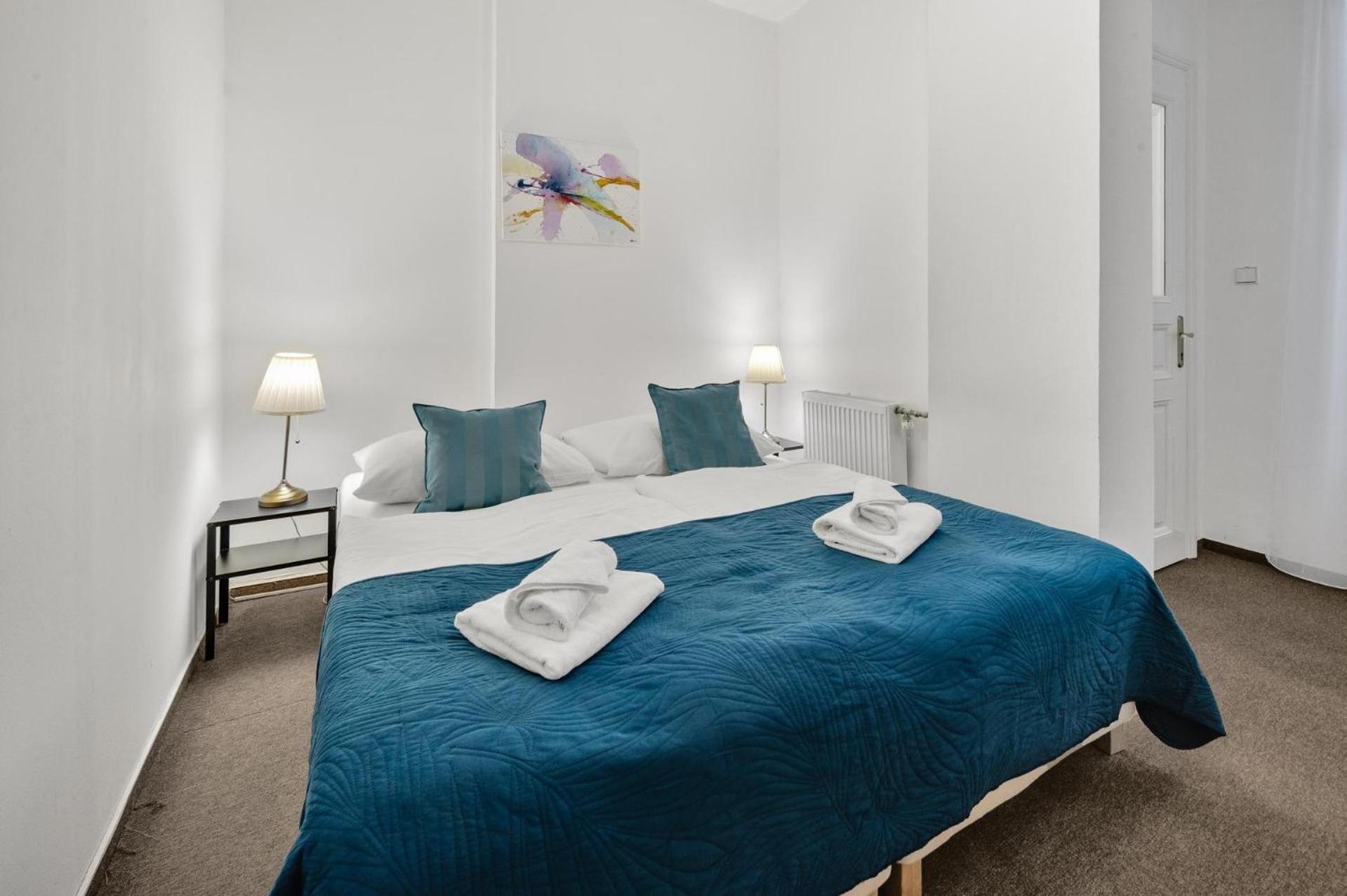 Double Room with Interior View - Photo 8