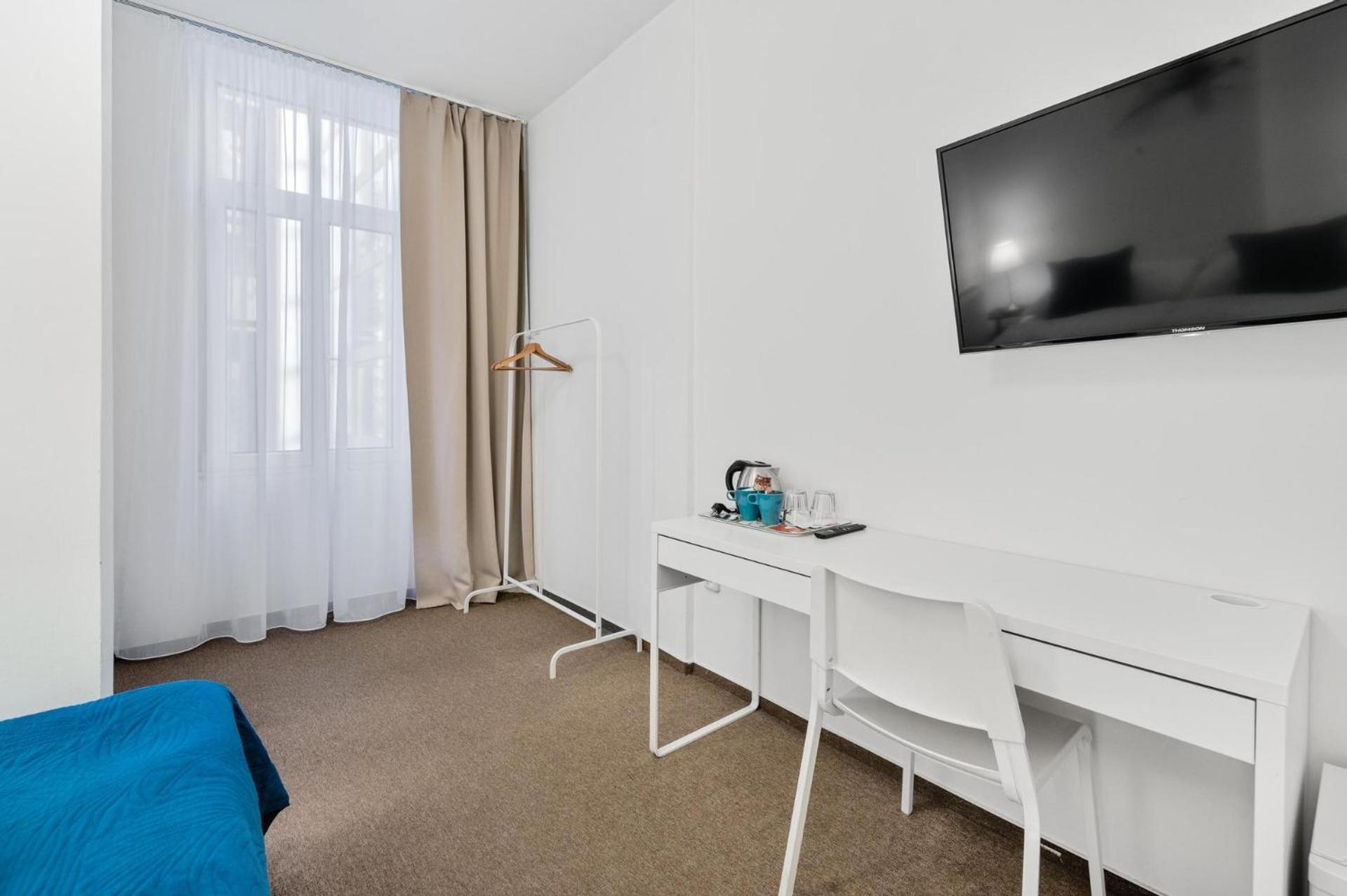 Double Room with Interior View - Photo 9