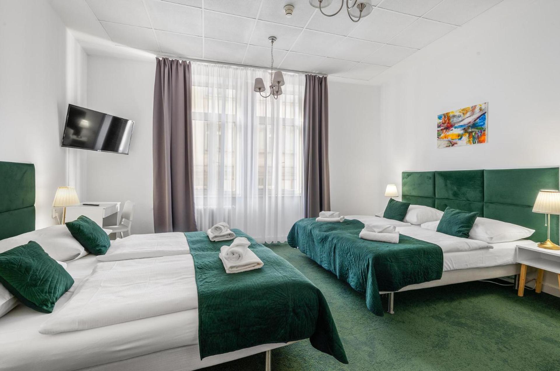 Quadruple Room - Photo 6
