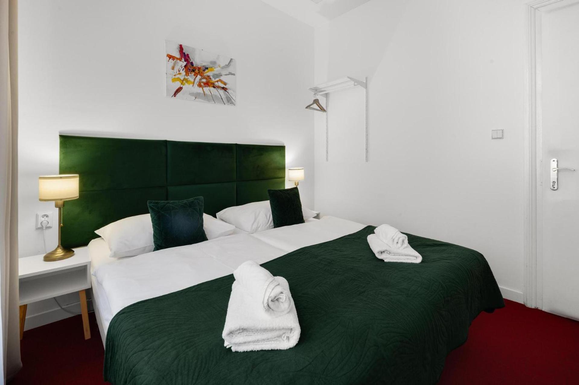 Budget Double Room - Photo 4