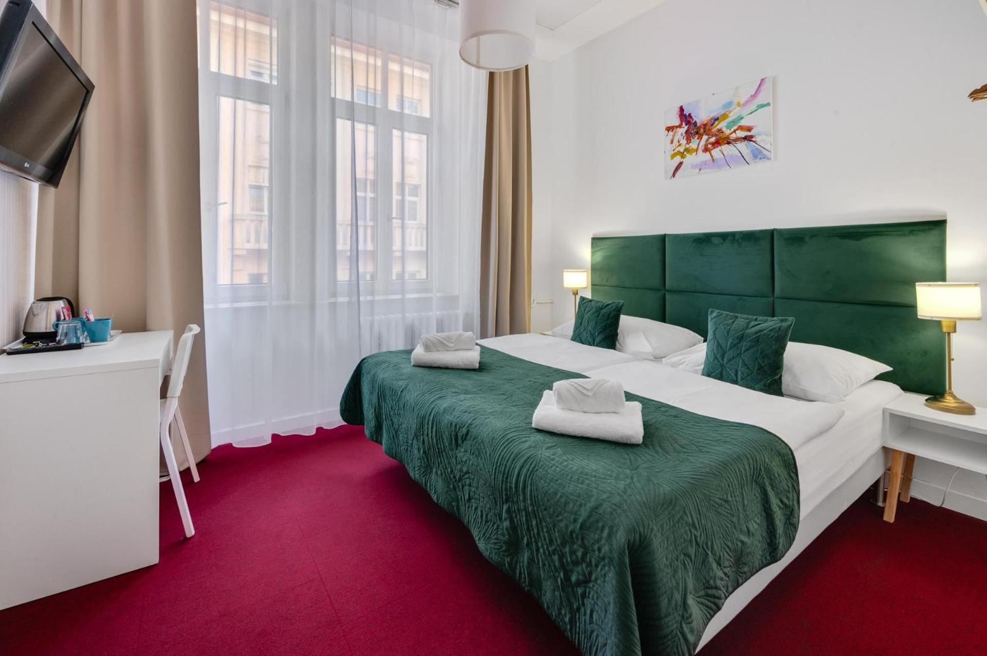 Budget Double Room - Photo 1
