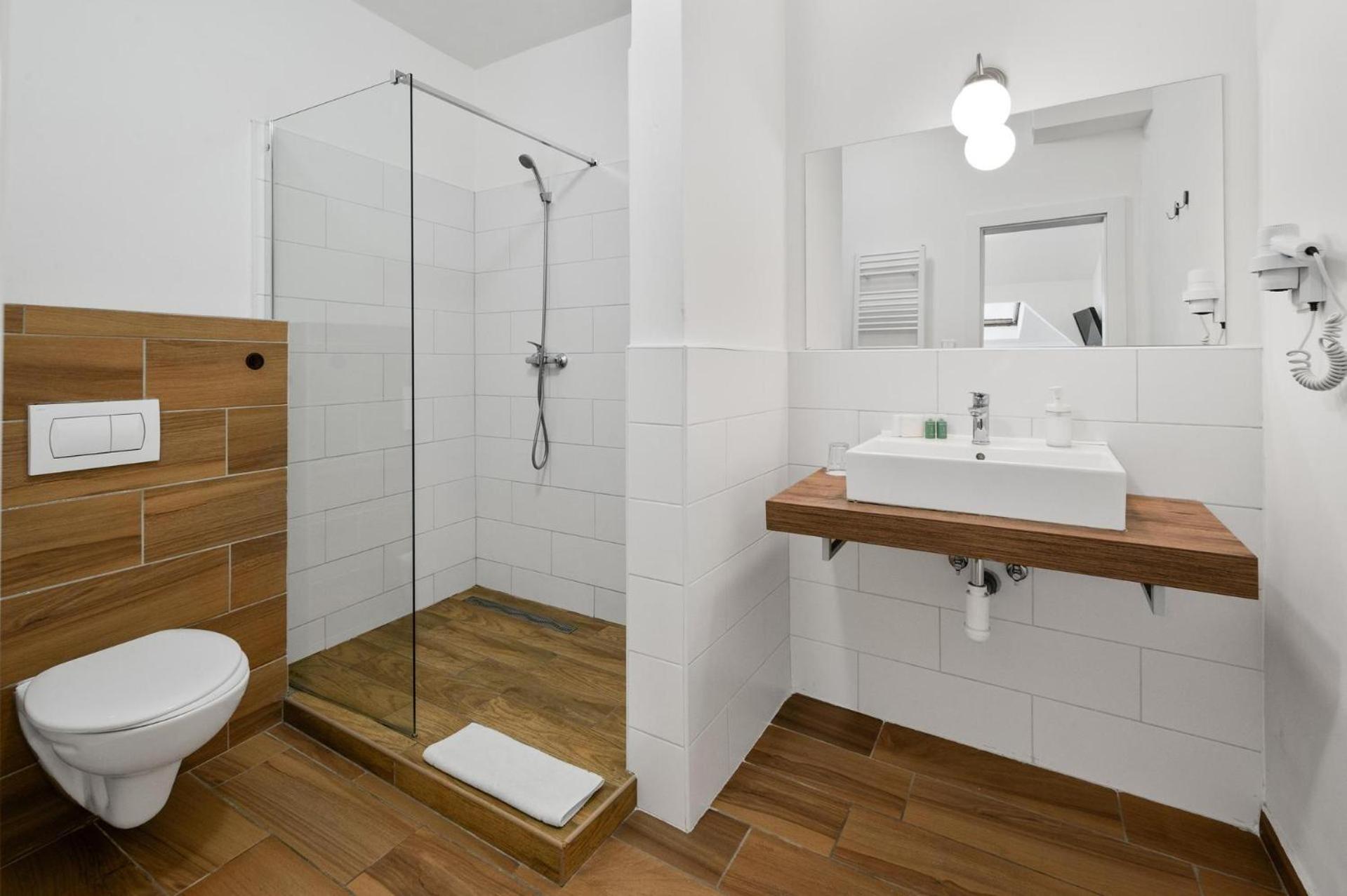 Standard Double Room - Photo 5