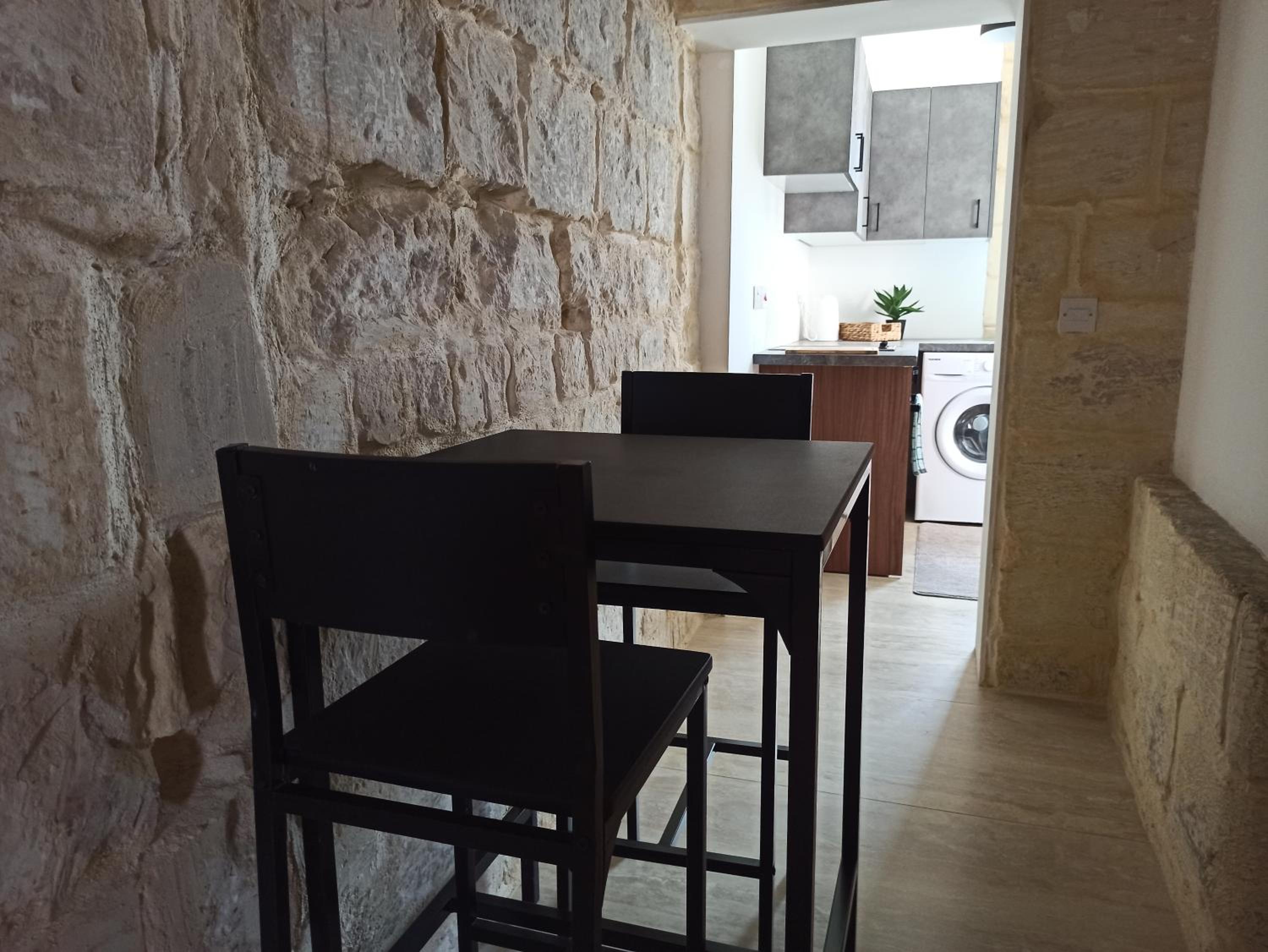 Apartment photo 2