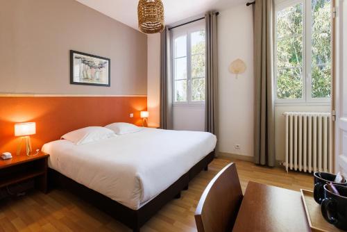 Standard Double or Twin Room photo 3