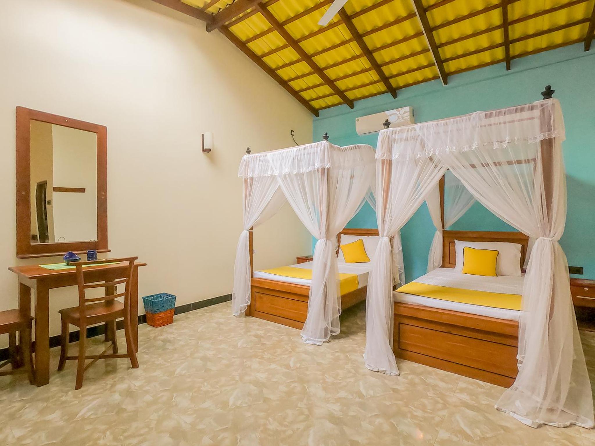 Twin Room with Pool View photo 1