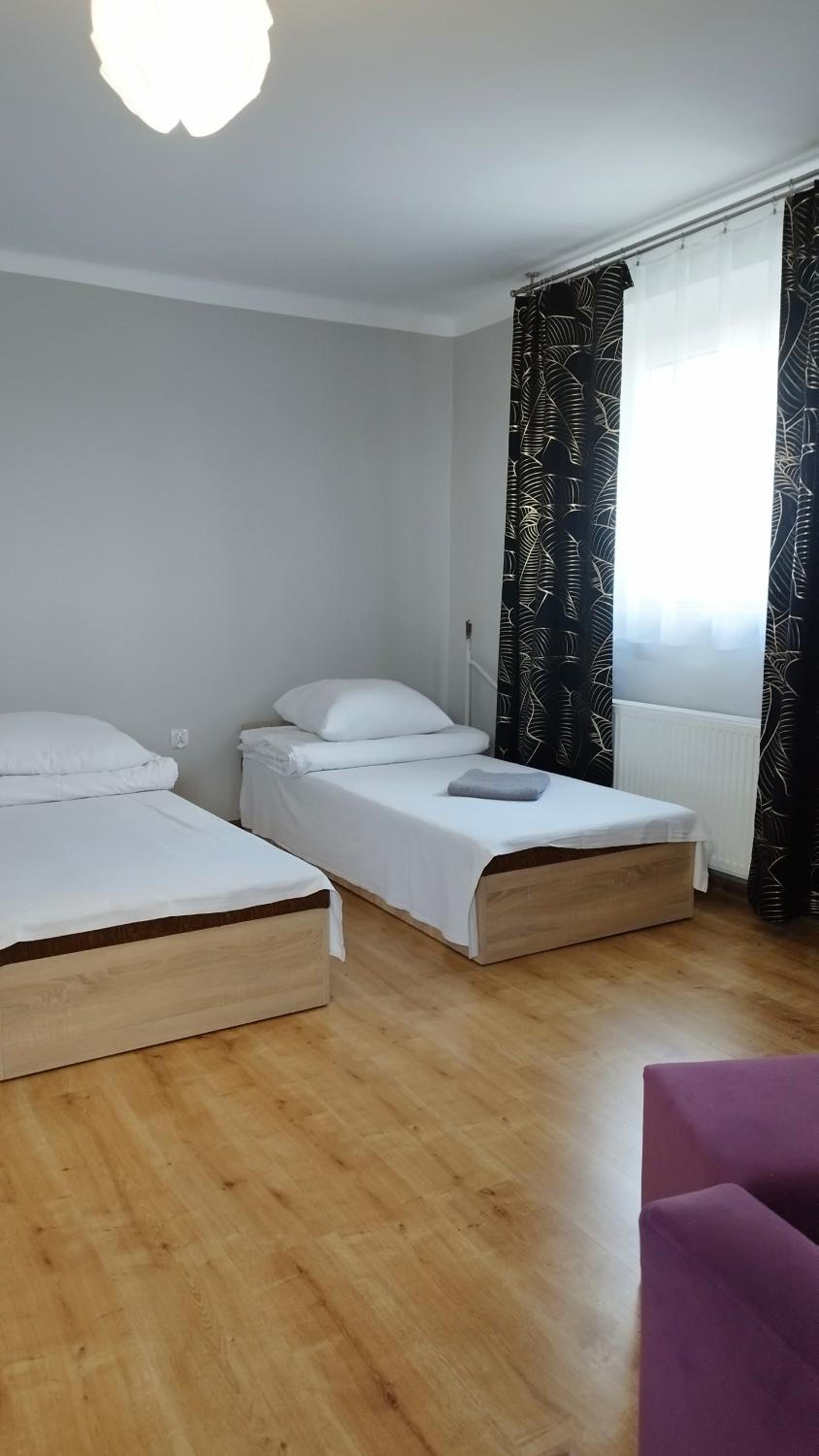 One-Bedroom Apartment - Photo 2