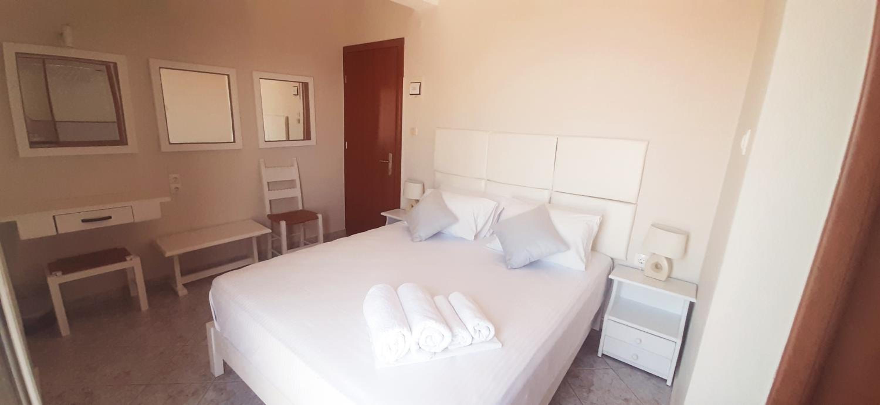 Double Room with Balcony and Sea View photo 2