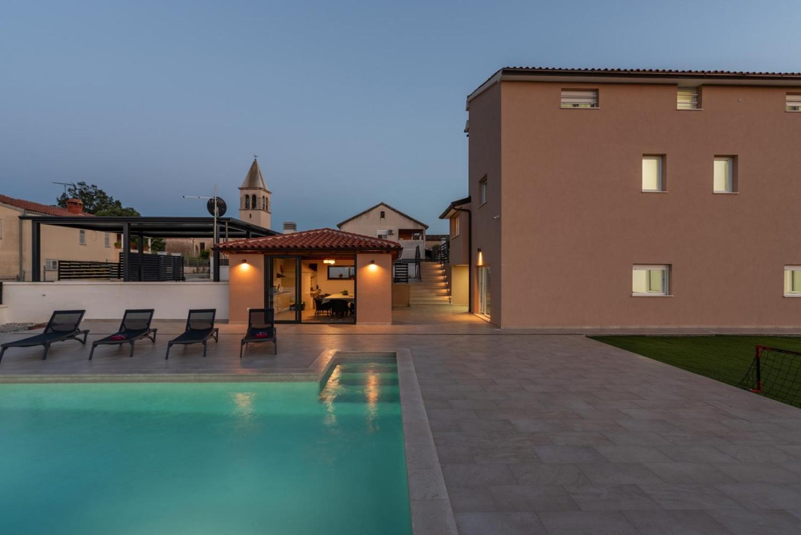 Villa with Private Pool photo 3