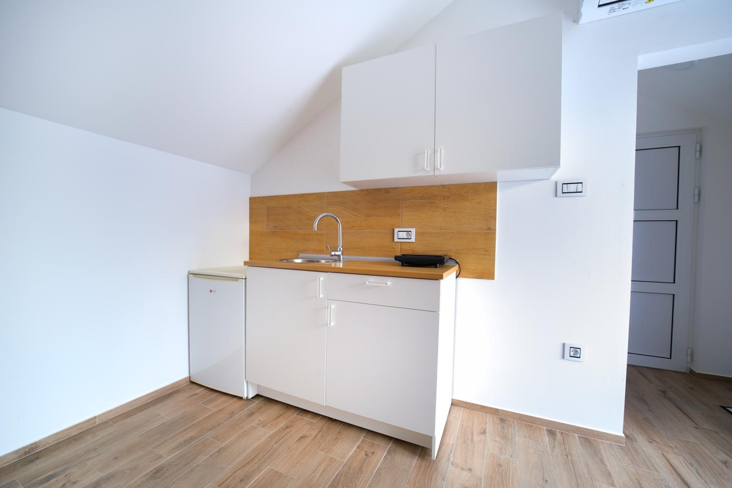 One-Bedroom Apartment photo 2