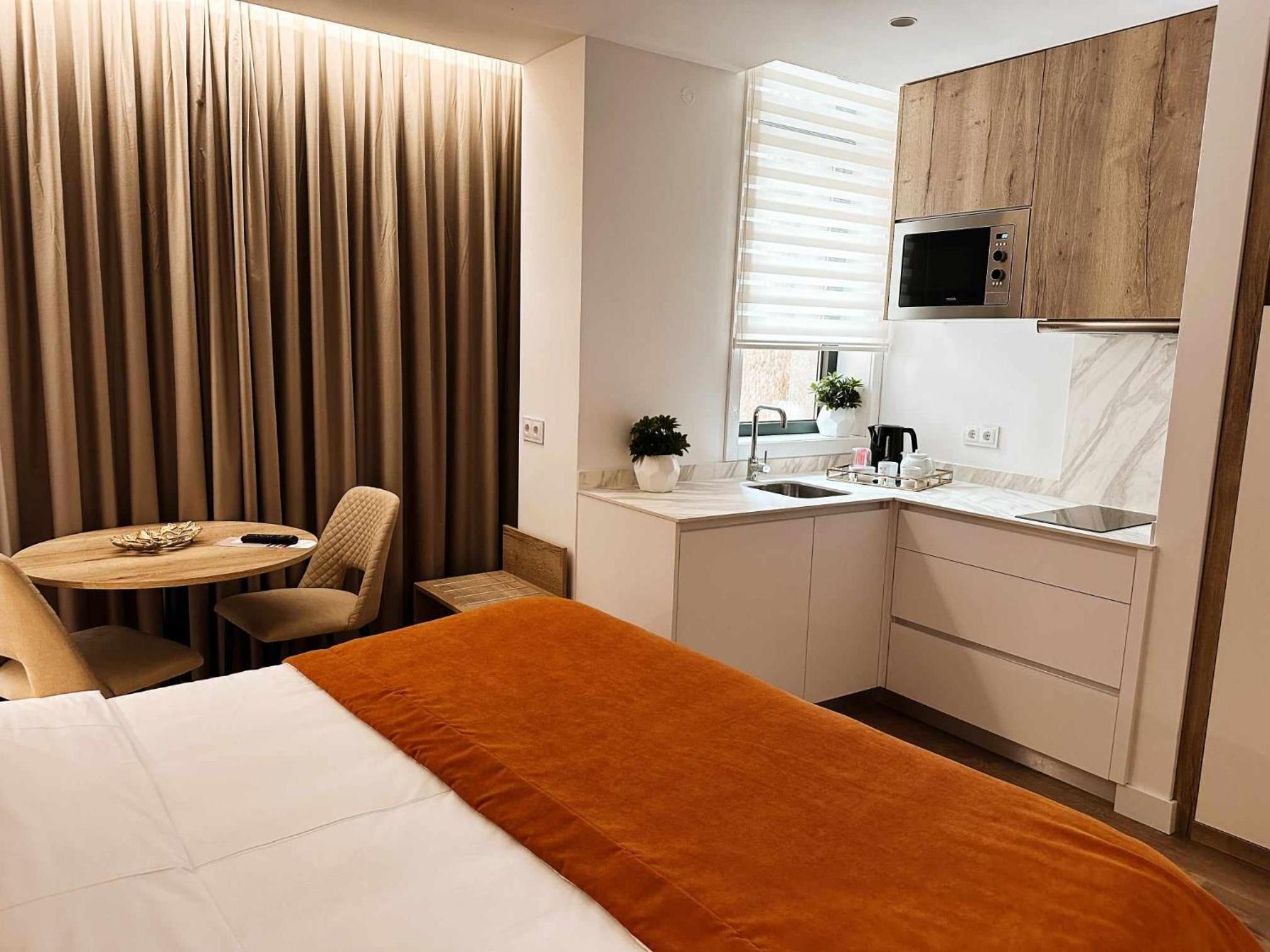 Double Room - Photo 9