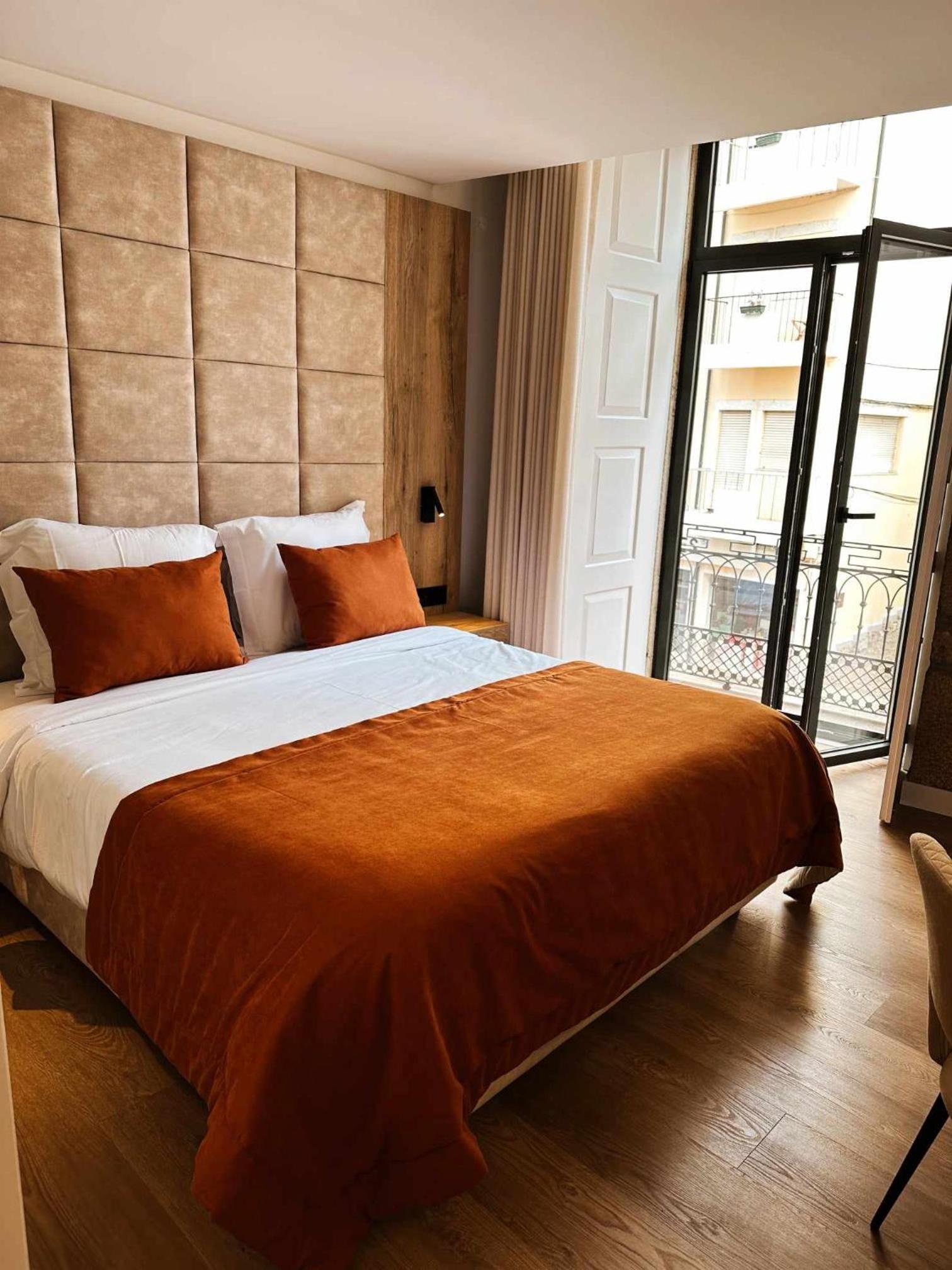 Double Room with Balcony (2 Adults + 1 Child) photo 1