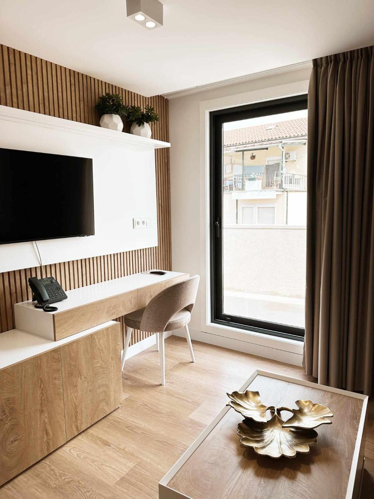Suite with Terrace - Photo 3