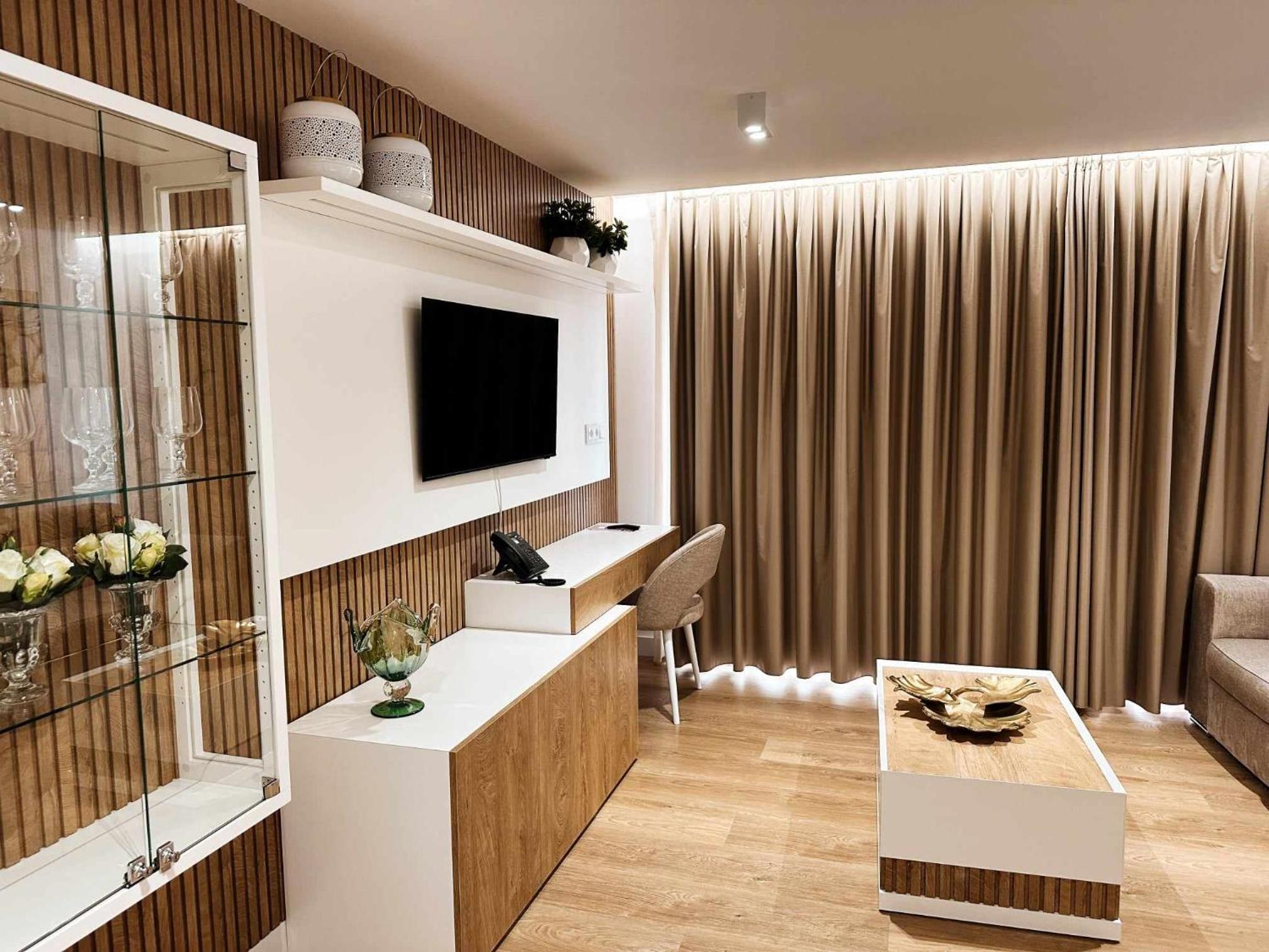 Suite with Terrace - Photo 6