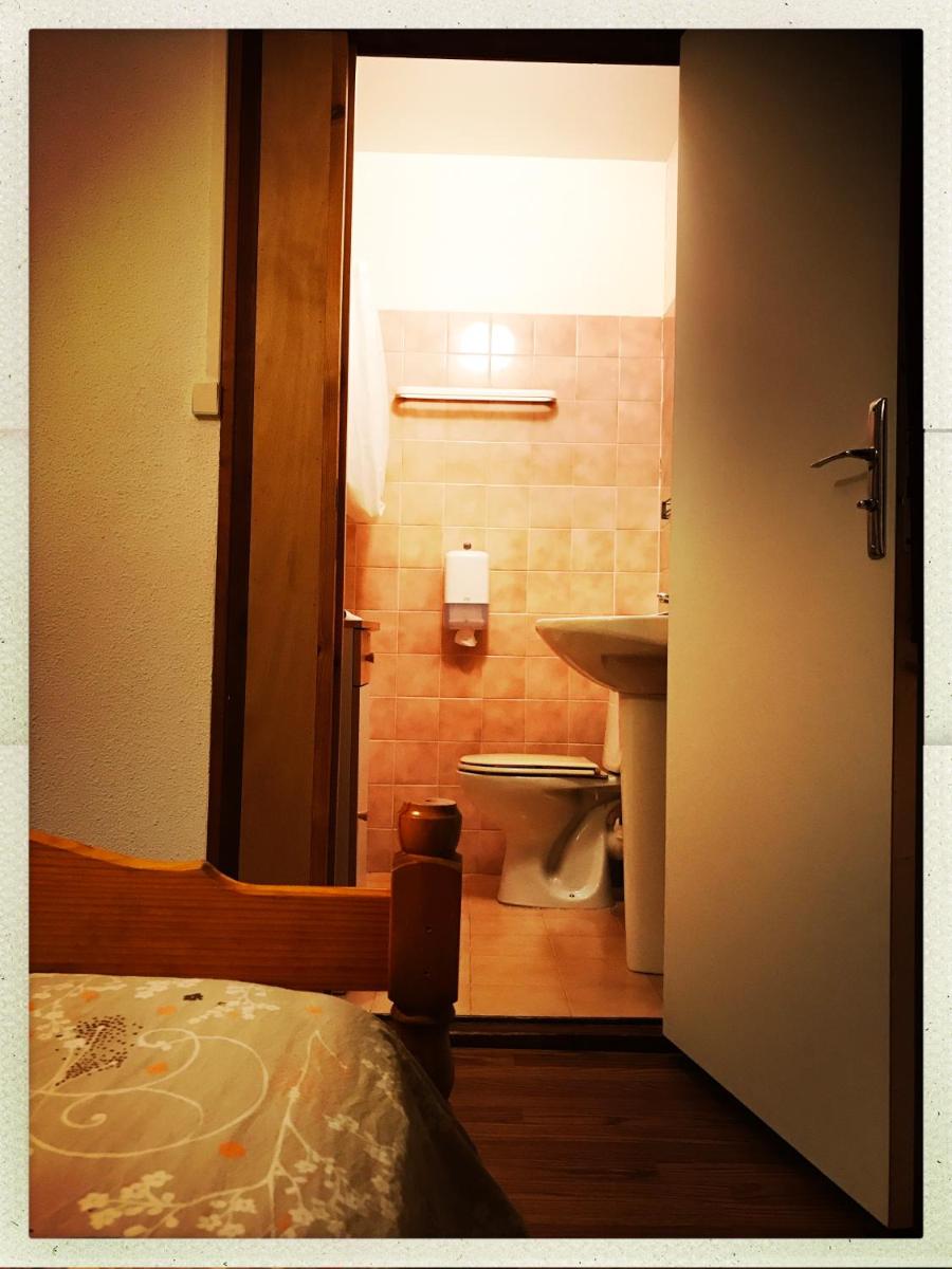 Standard Triple Room - Photo 4