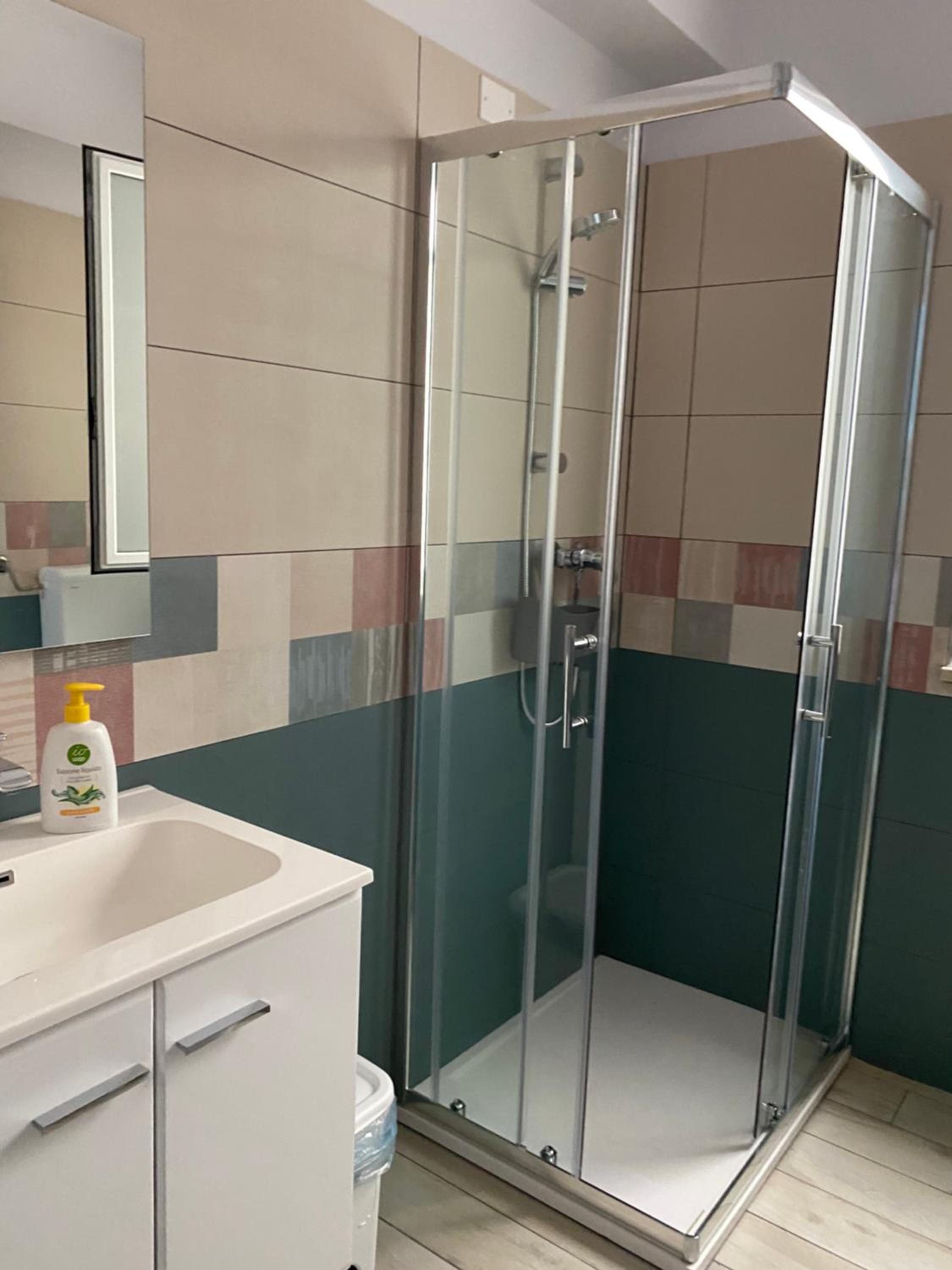 Family Room with Private Bathroom photo 2