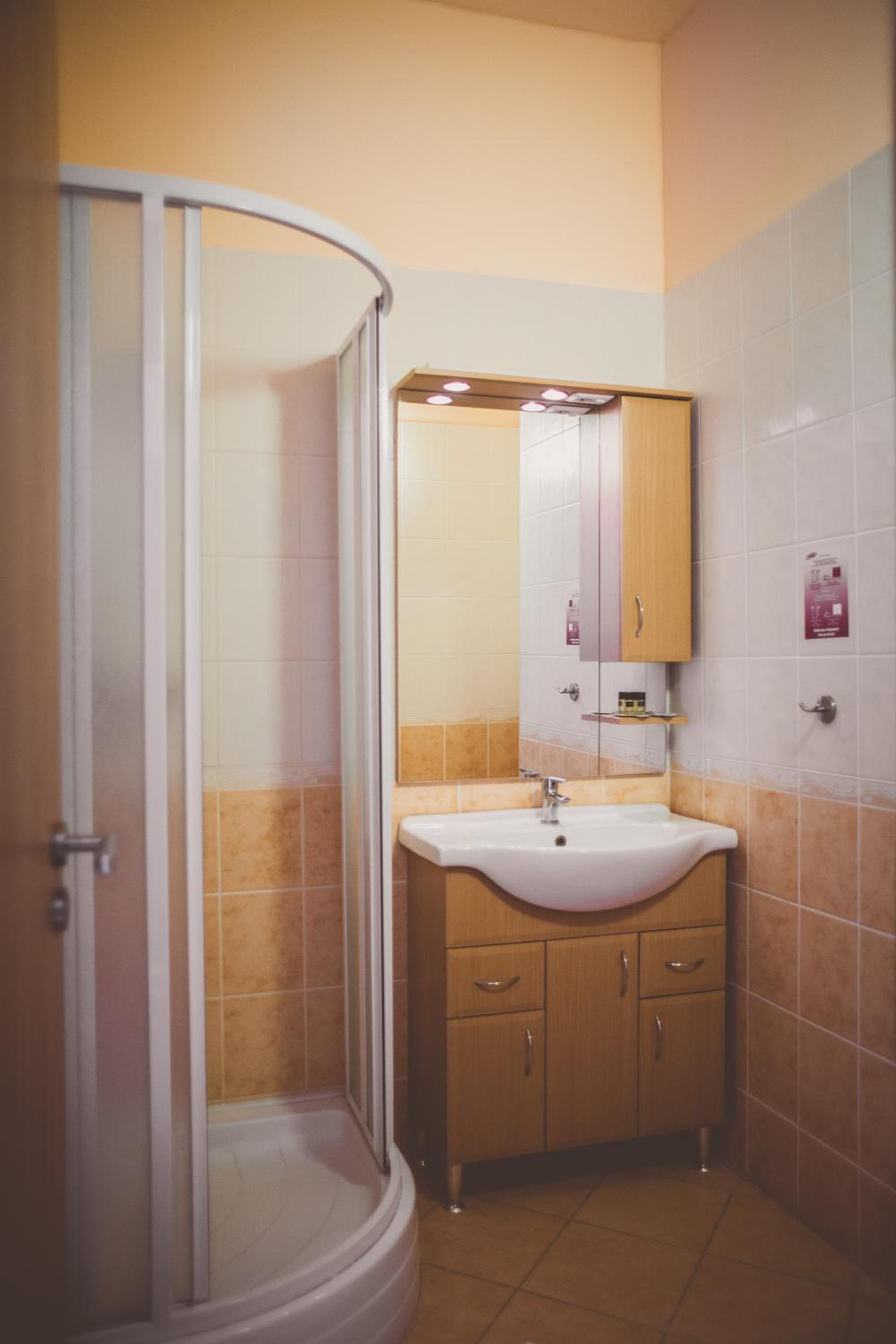 Standard Twin Room photo 2