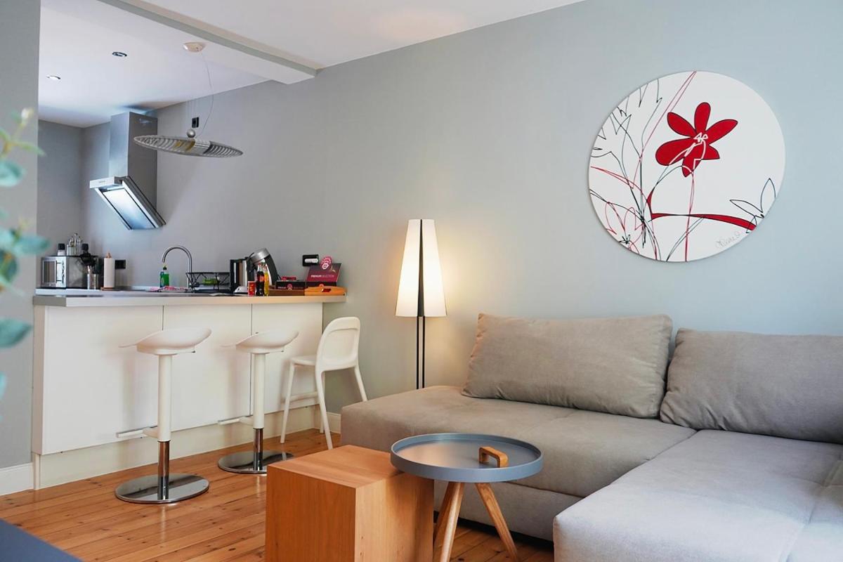 One-Bedroom Apartment photo 1