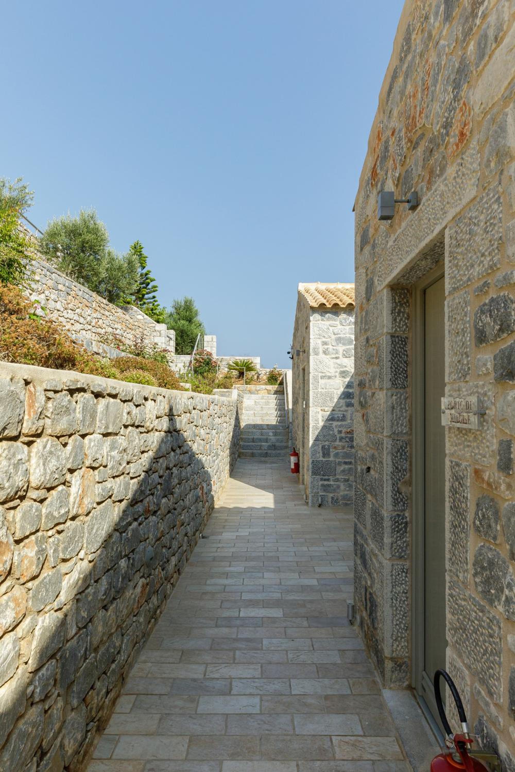 Junior Suite with Sea View - Photo 12