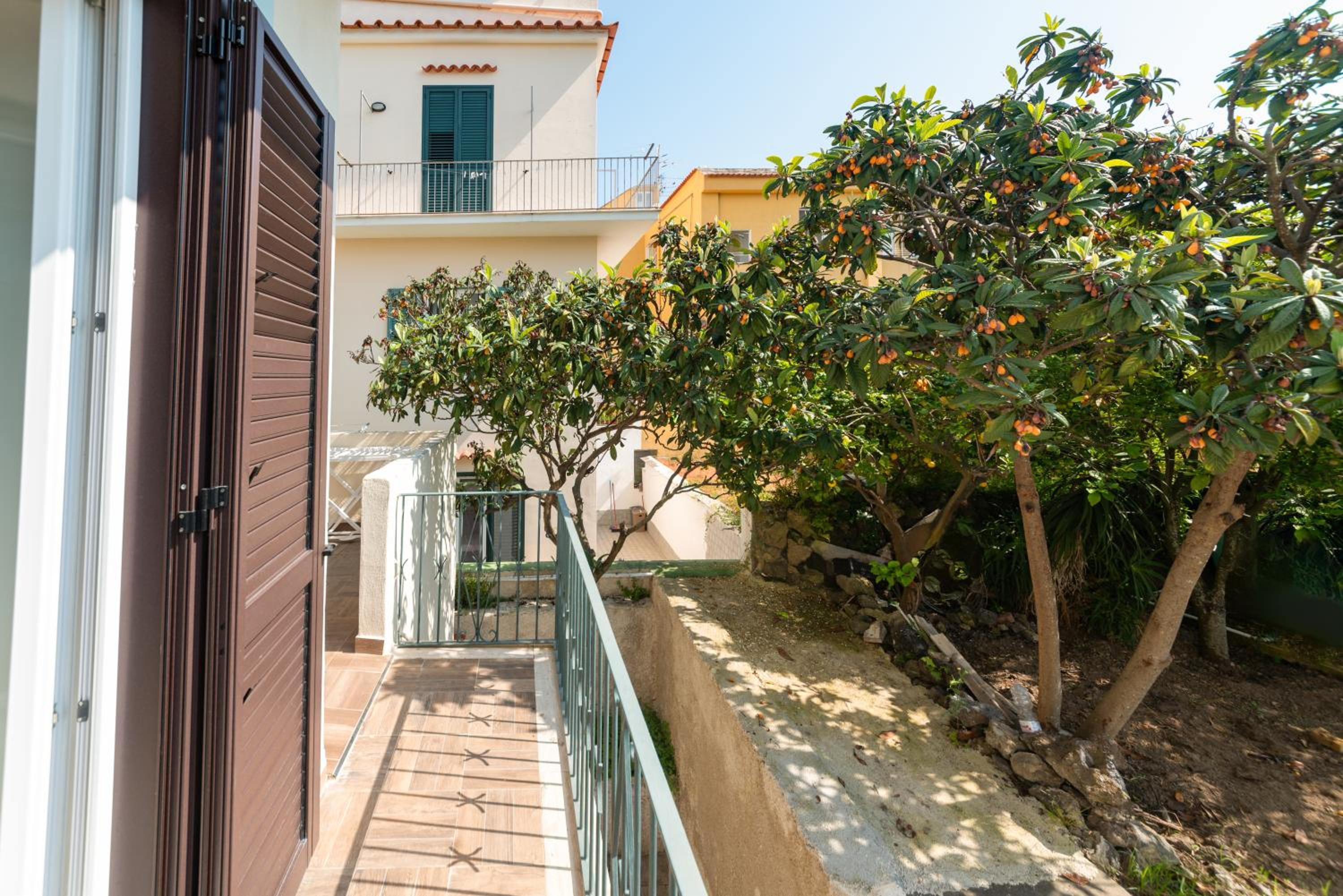Apartment with View and Balcony - Photo 5