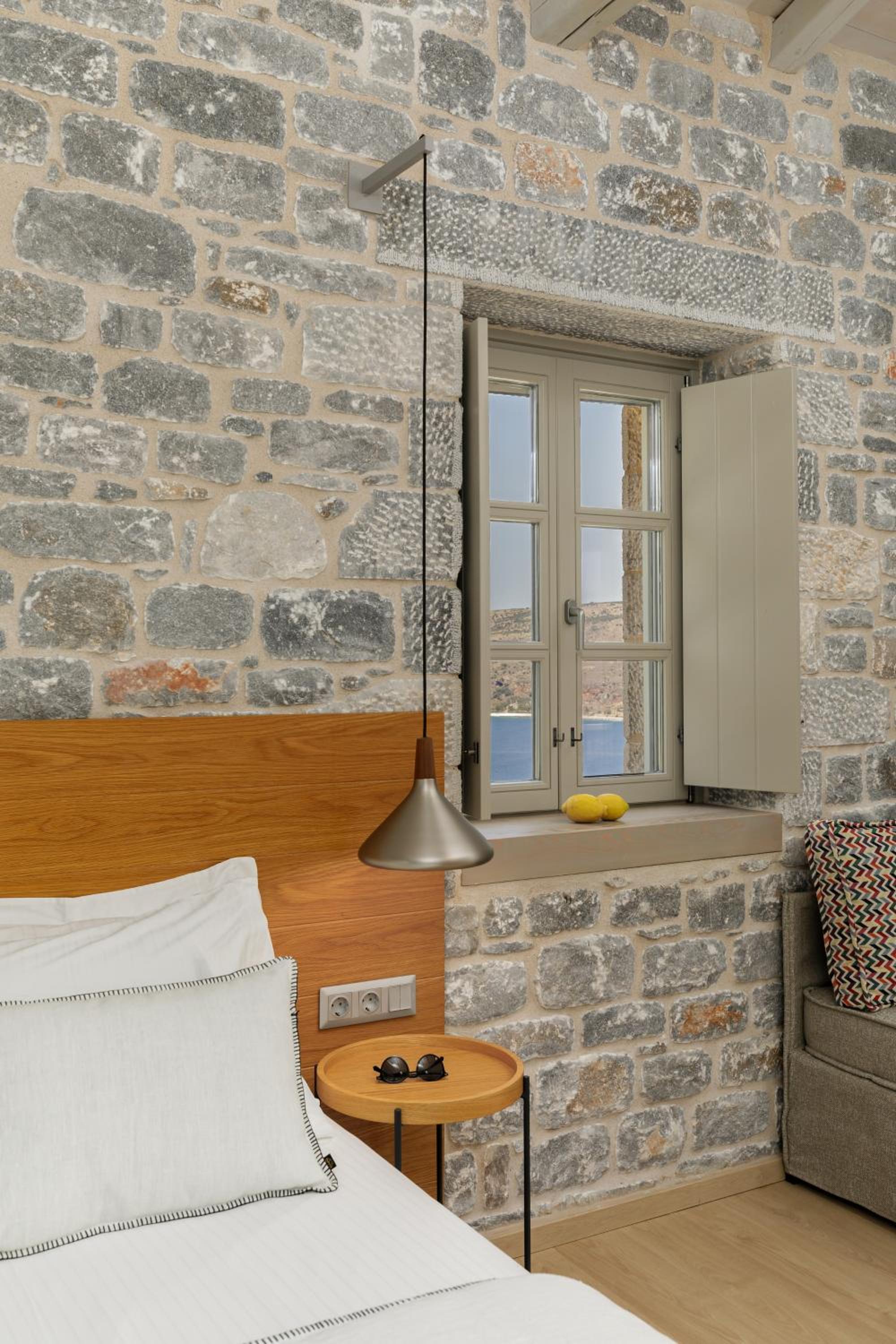 Deluxe Suite with Spa Bath - Photo 10