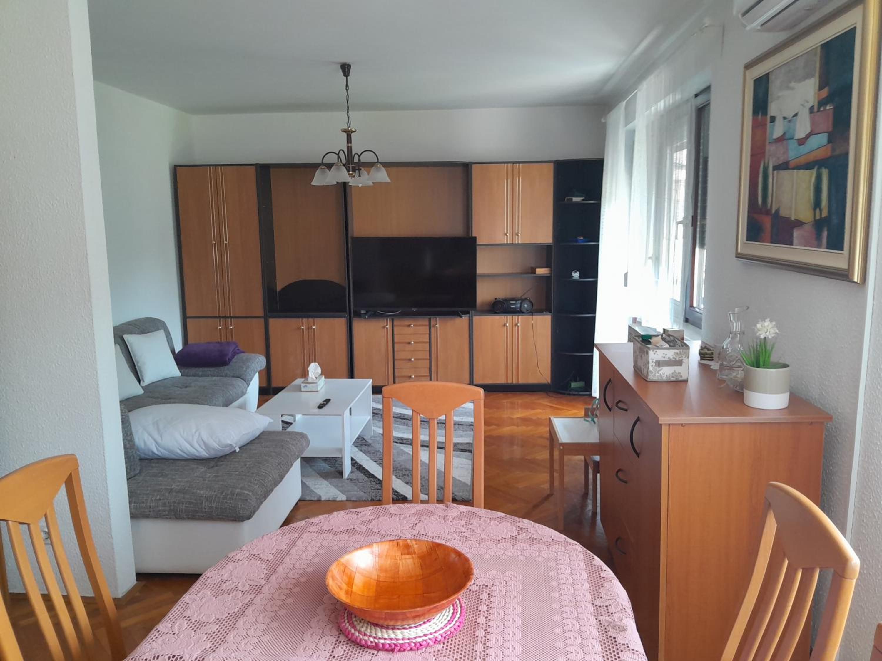 Apartment photo 1