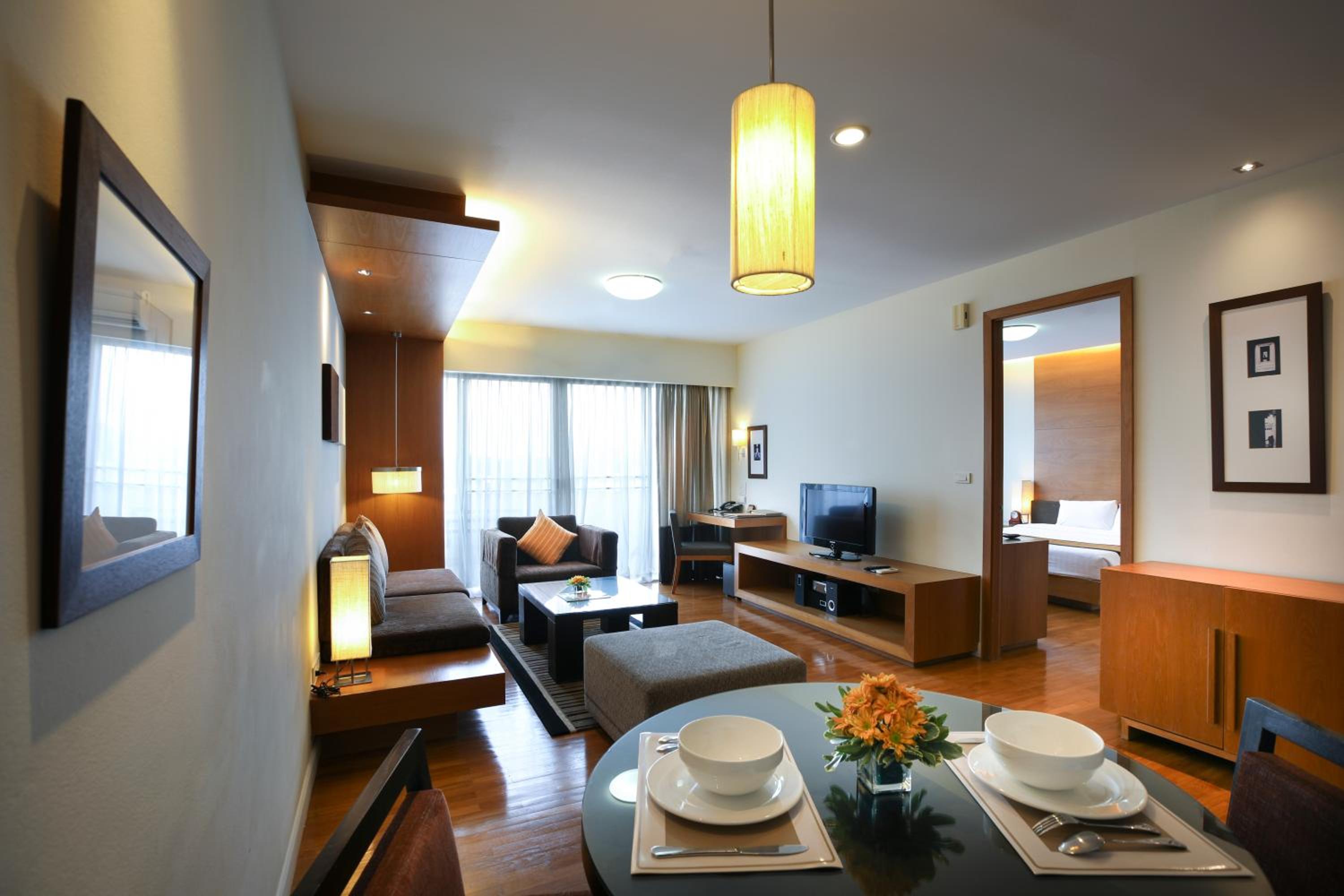One-Bedroom Suite - Photo 8