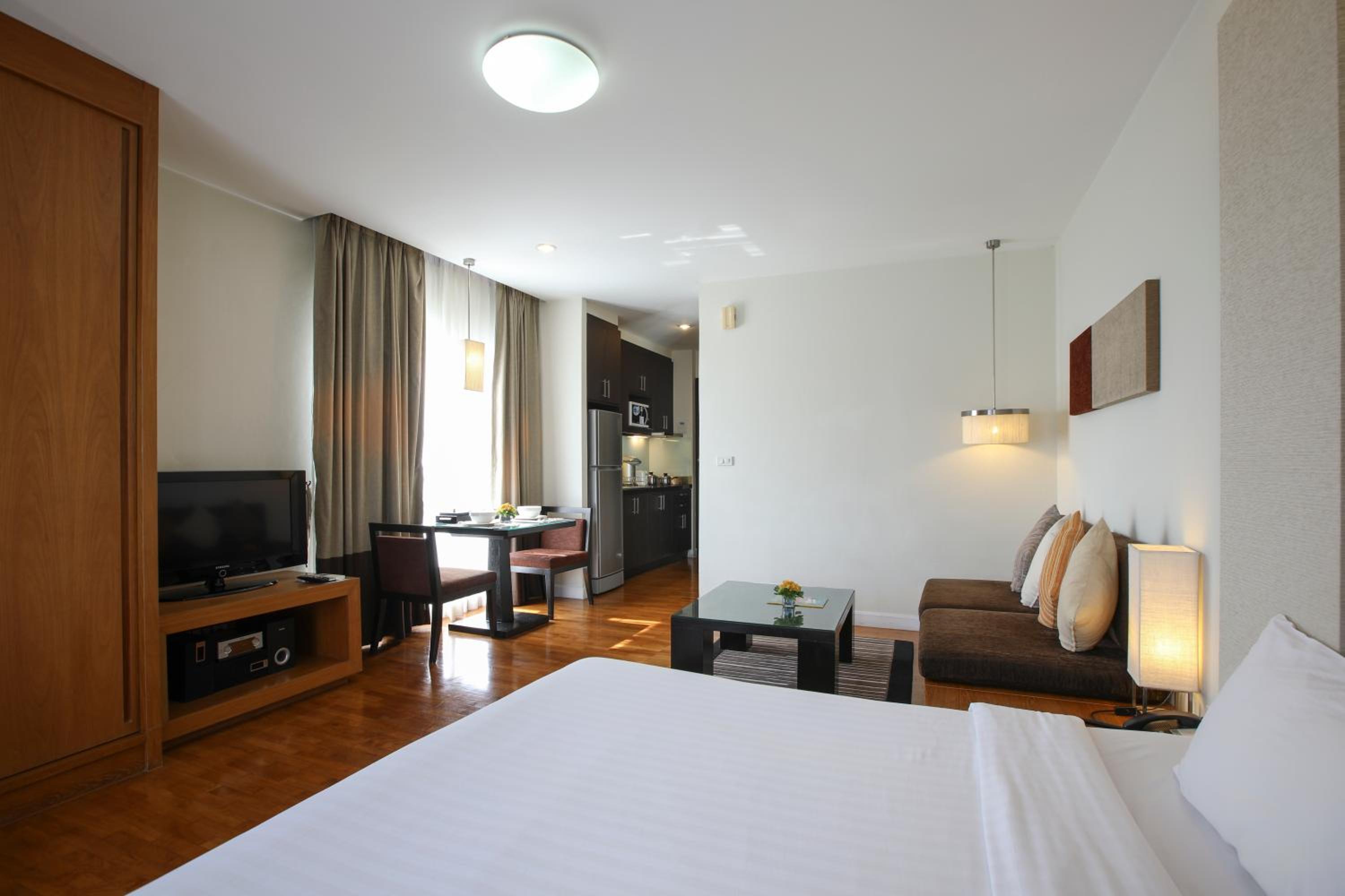 Studio Suite - Photo 5