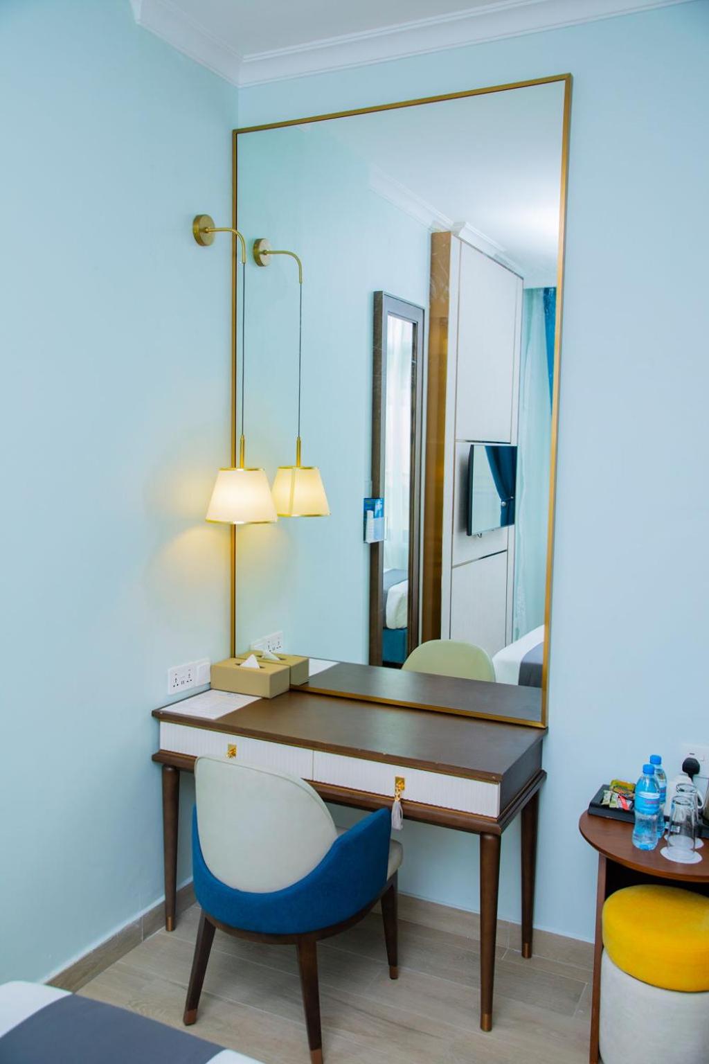 Standard King Room - Non-Smoking  - Photo 2