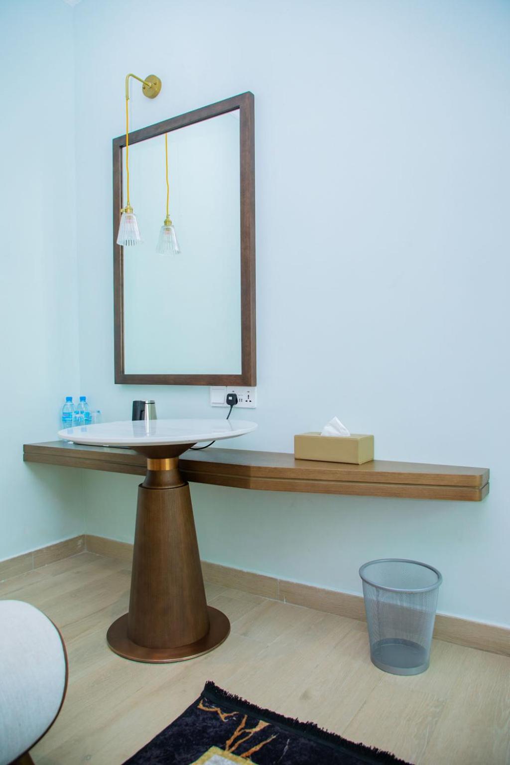 Standard King Room - Non-Smoking  - Photo 4