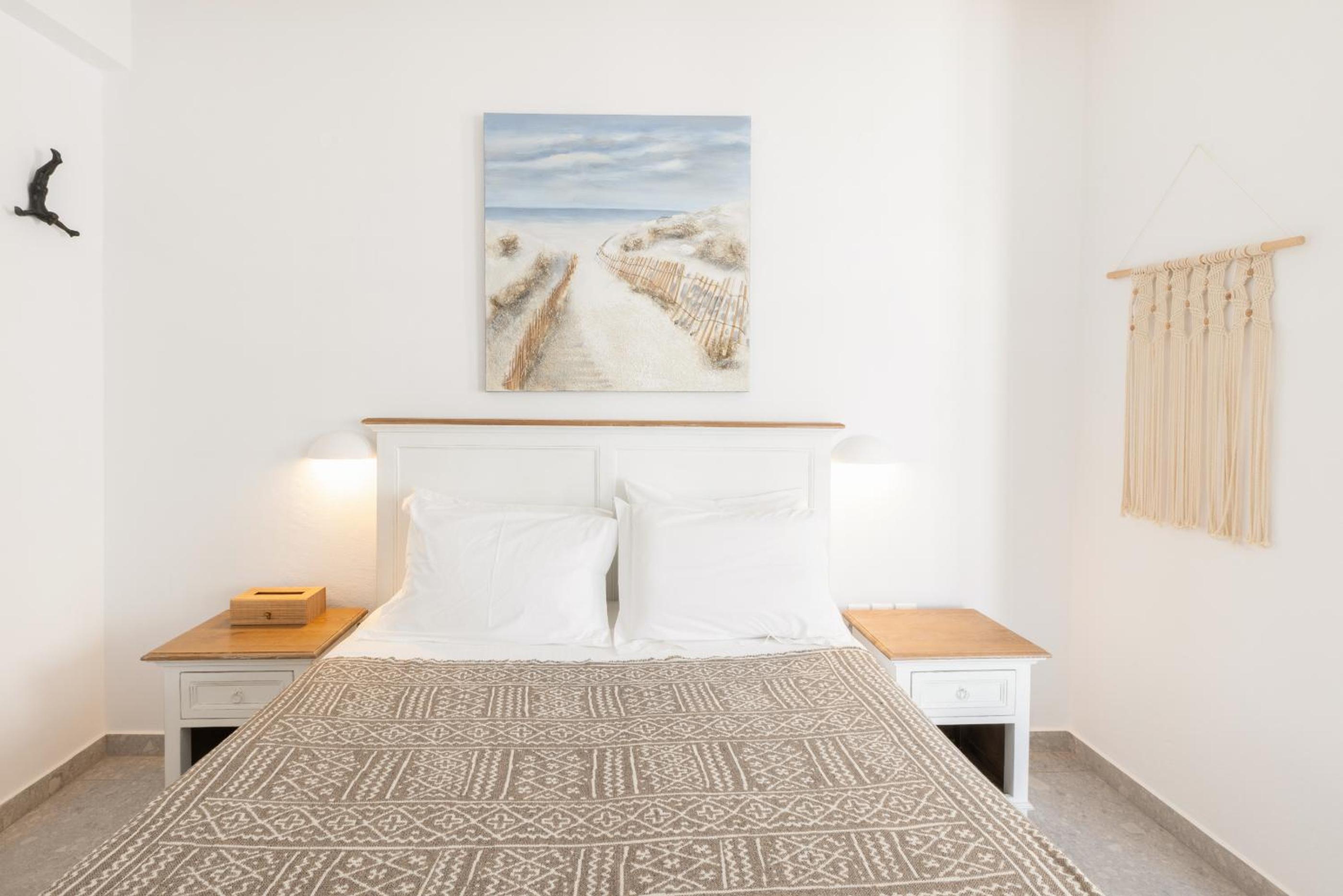 One-Bedroom Apartment - Photo 27