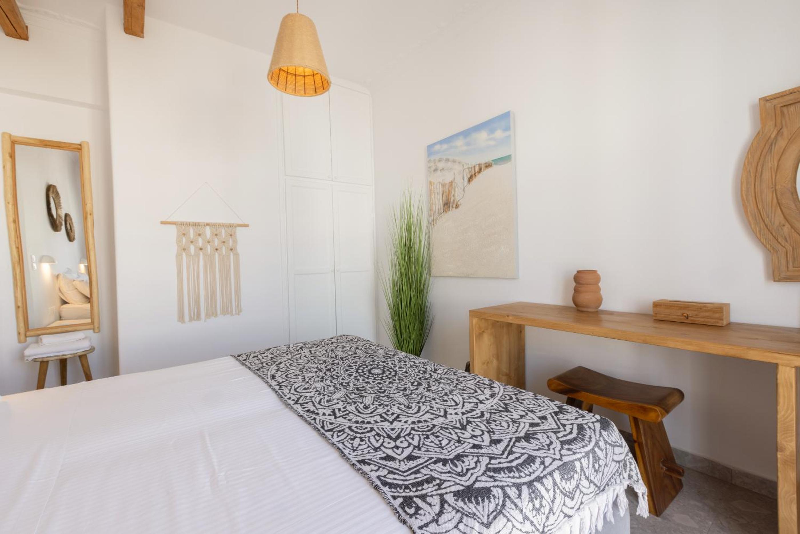One-Bedroom Apartment - Photo 28