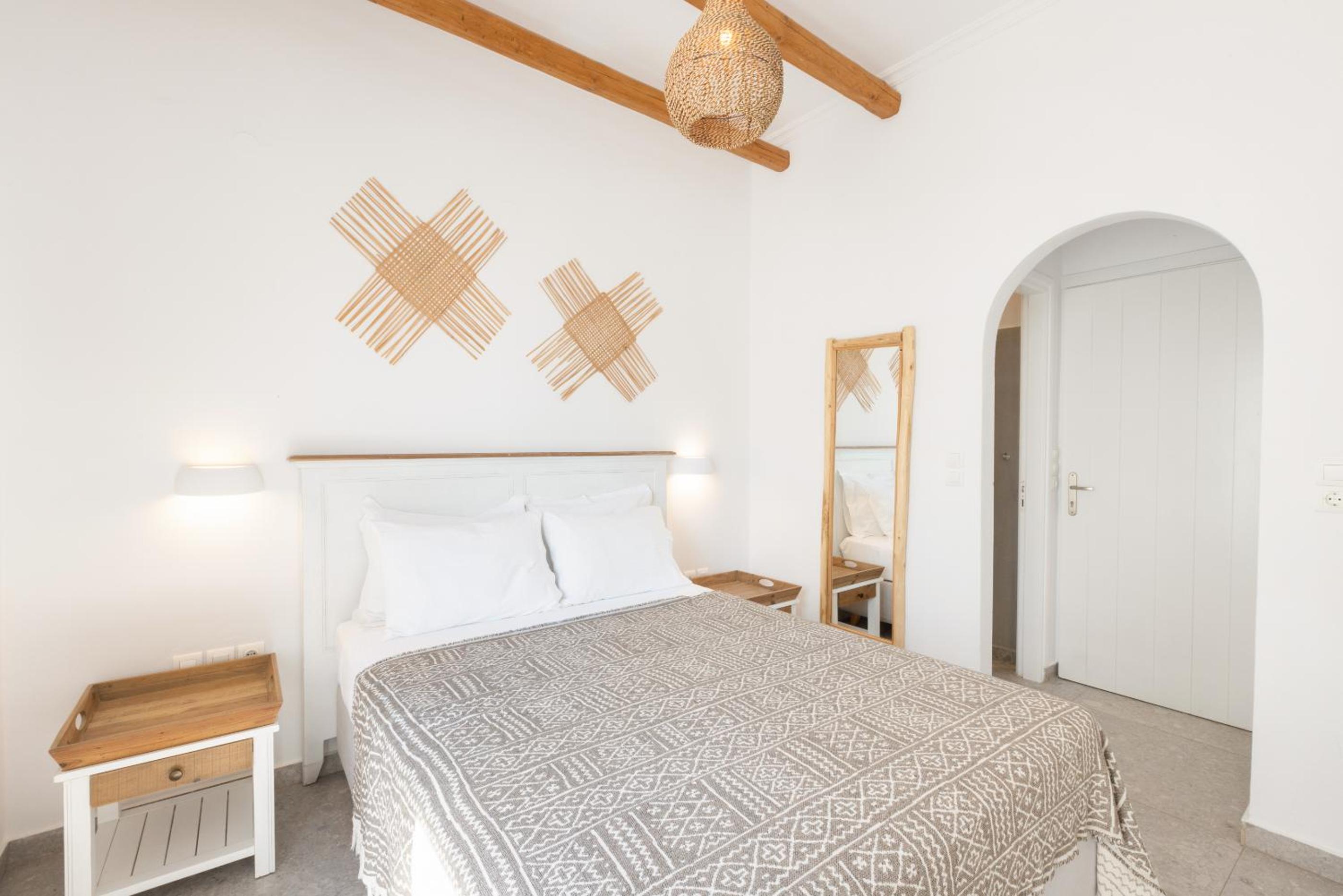 One-Bedroom Apartment - Photo 4