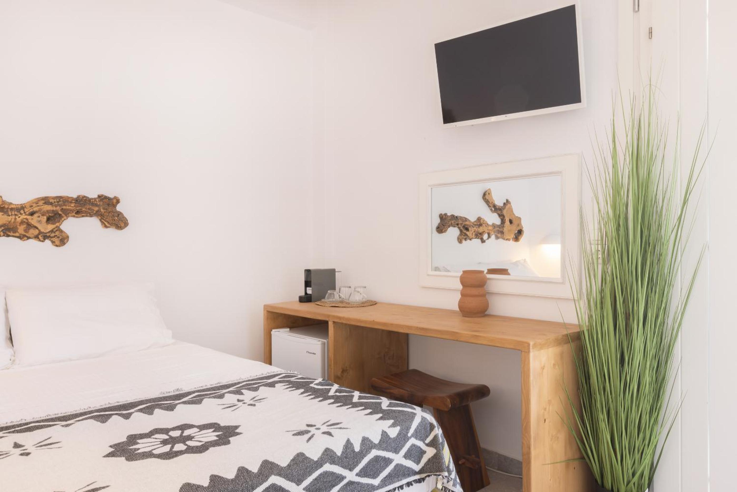One-Bedroom Apartment - Photo 16