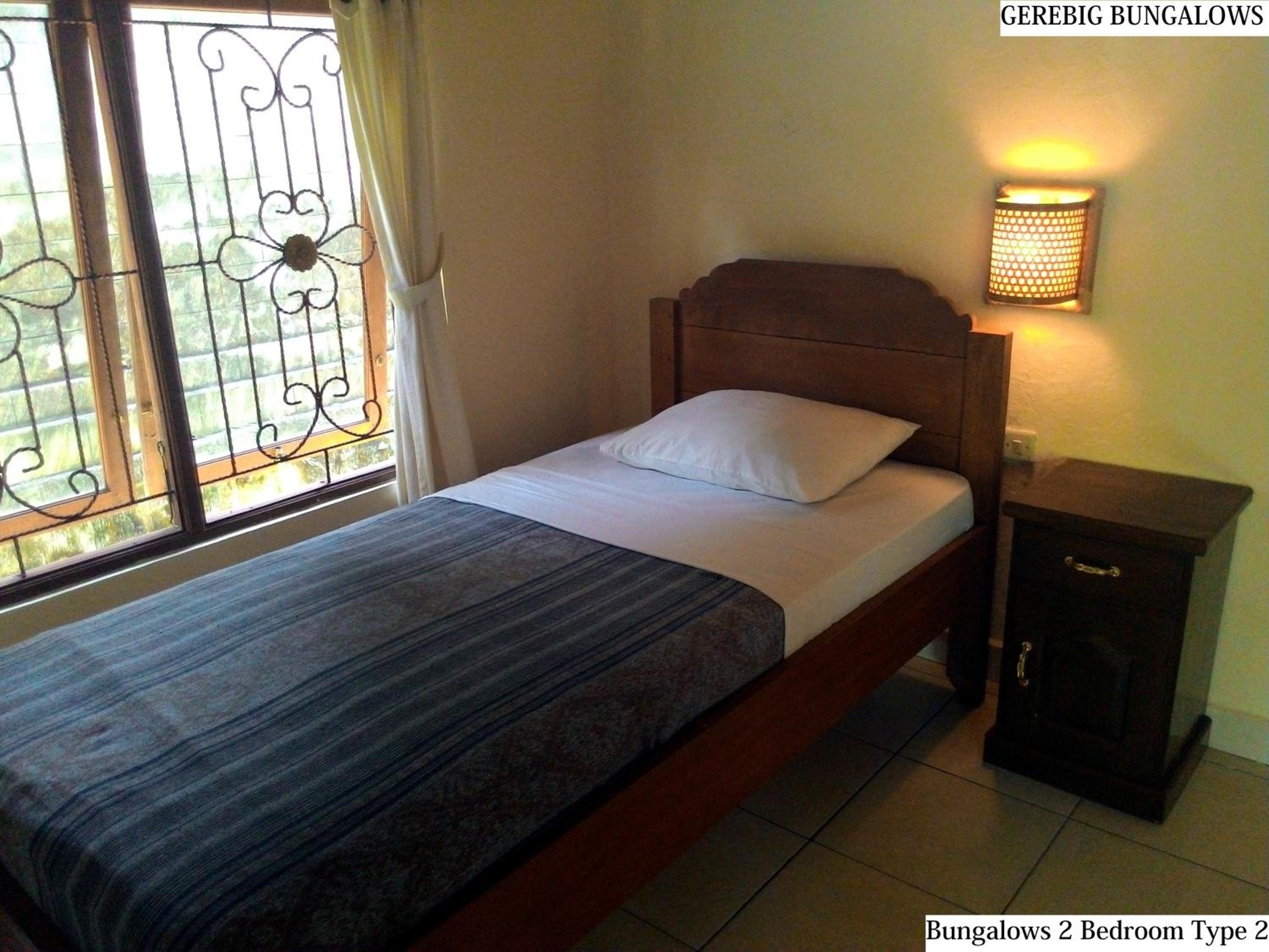 Two-Bedroom Bungalow - Photo 3