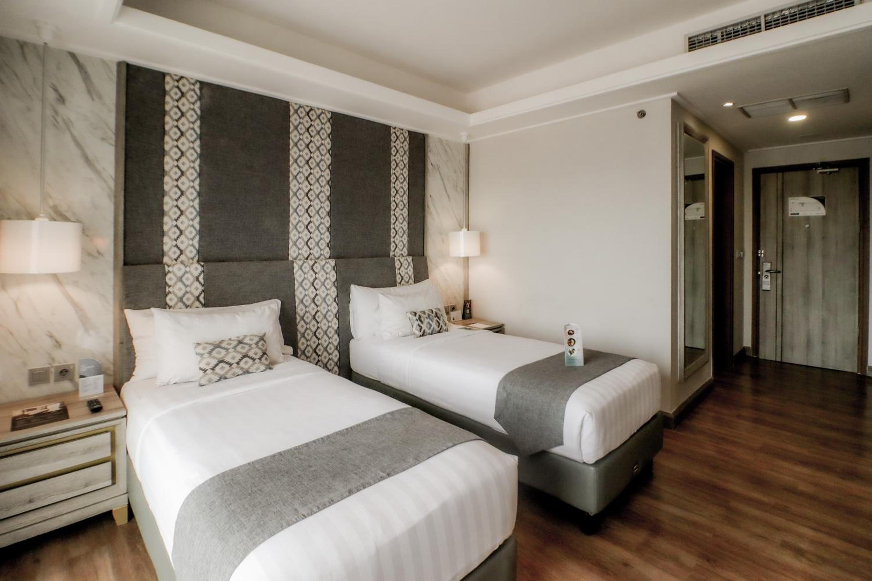 Deluxe Twin Room - Photo 7