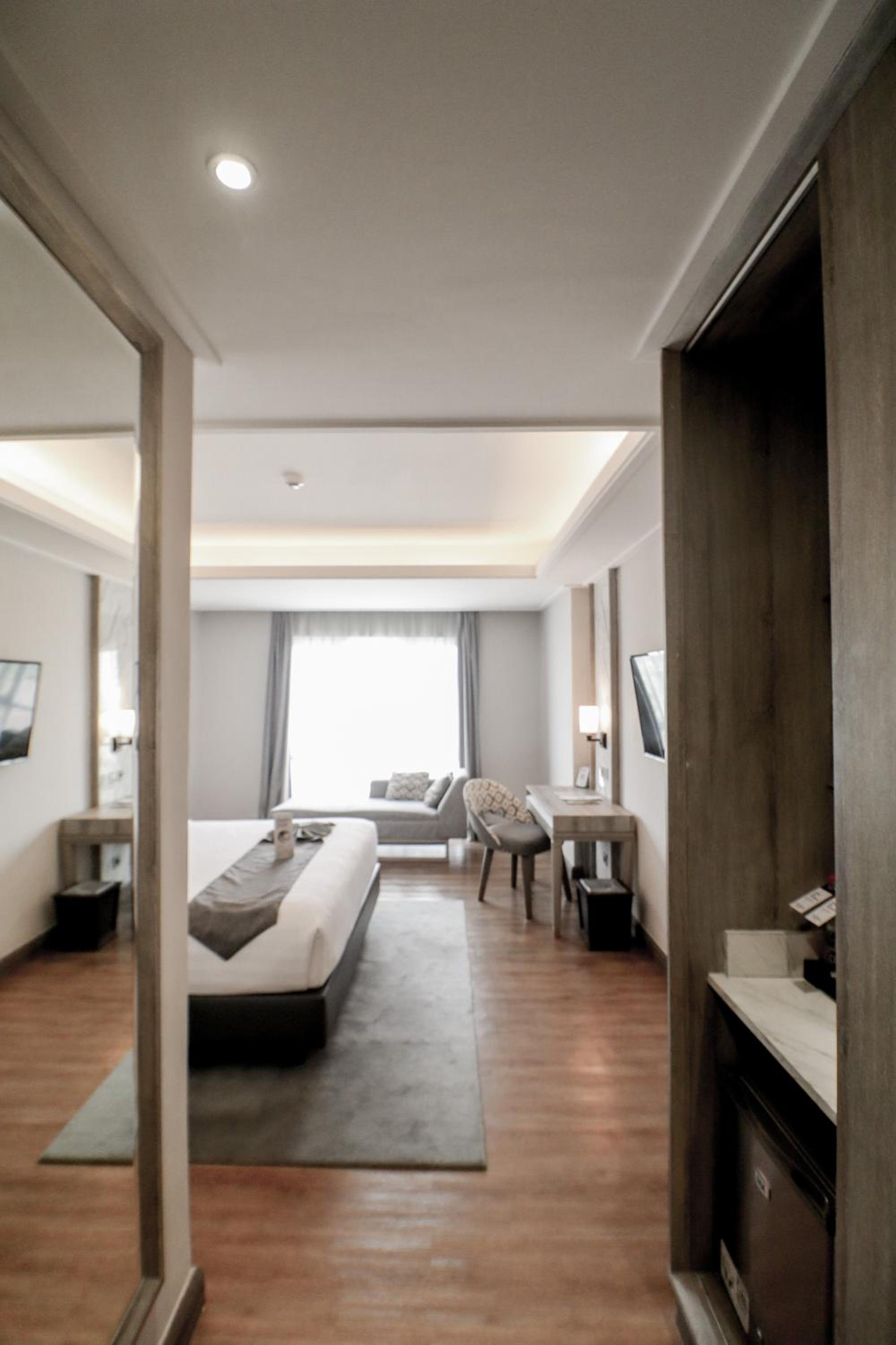 Executive King Room - Photo 3