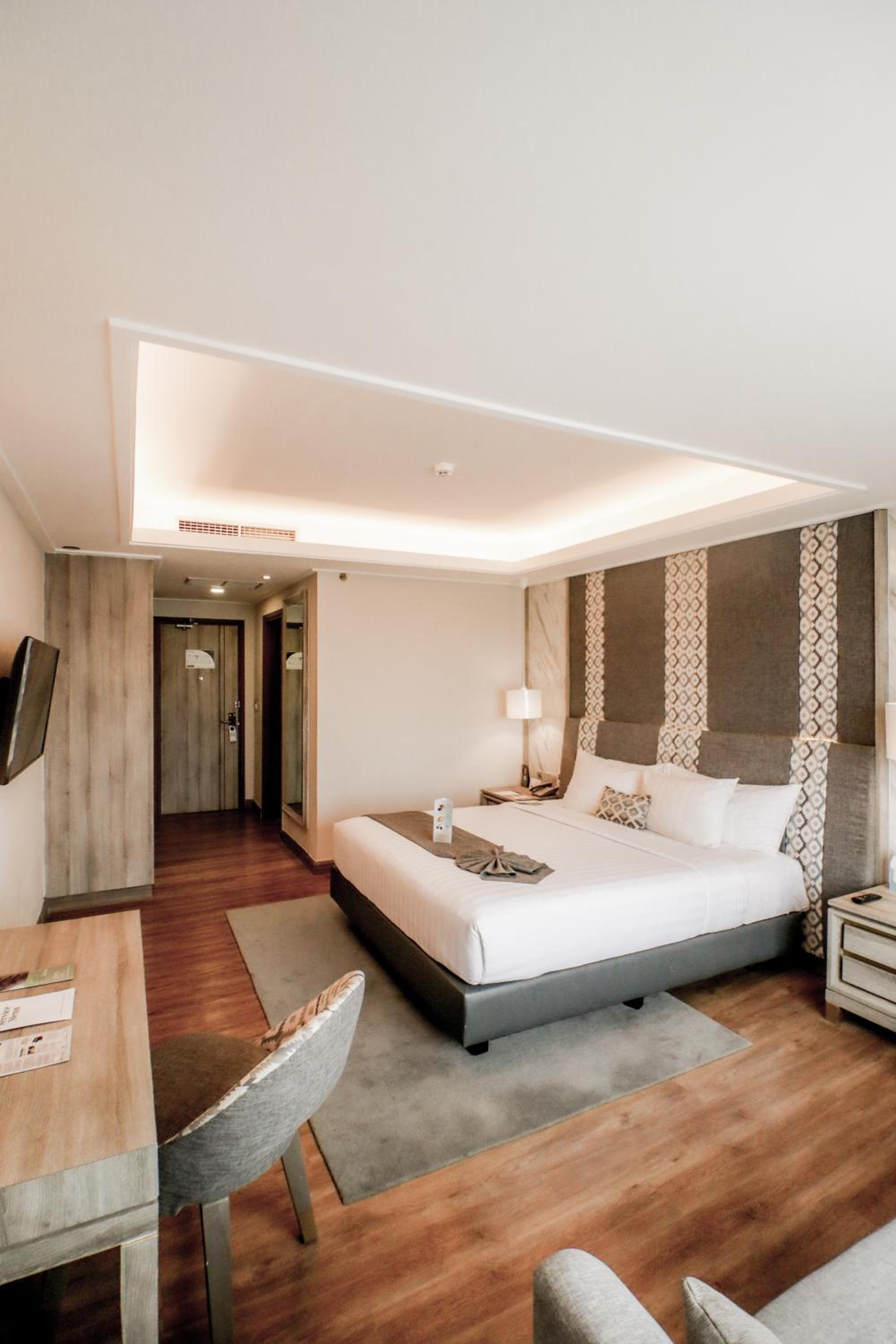 Executive King Room - Photo 2