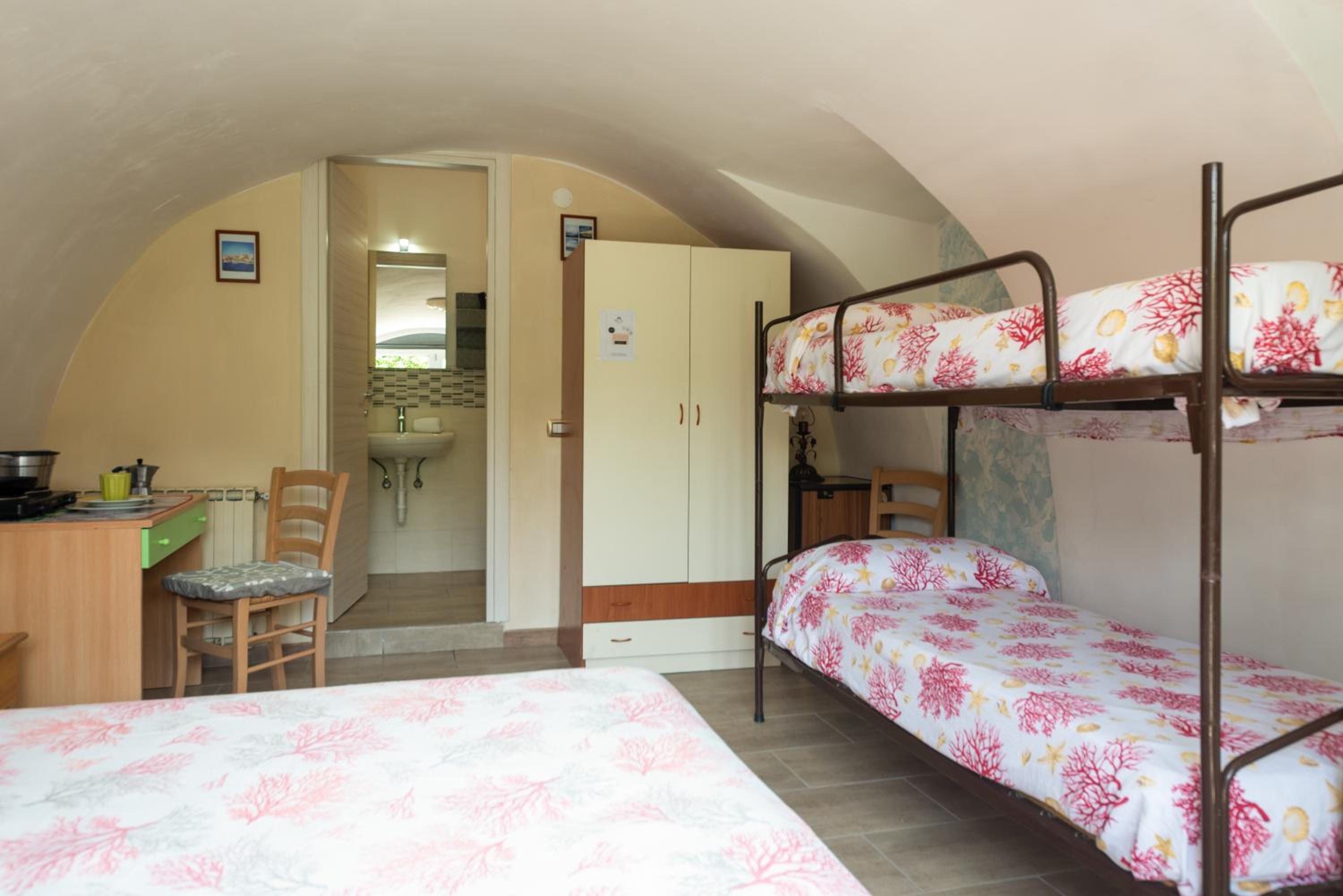 Double Room - Photo 4
