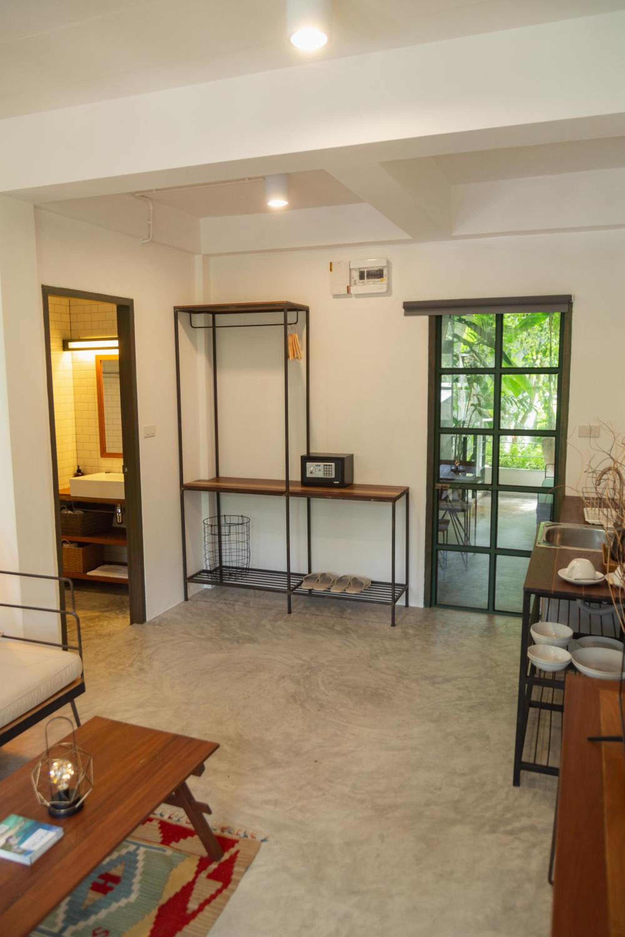 Studio with Balcony - Photo 6