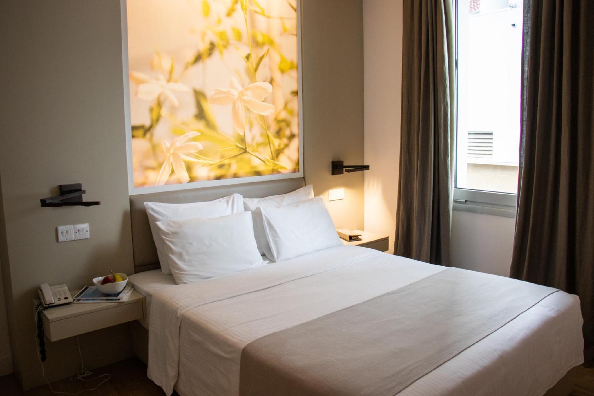 Deluxe Suite with One King Bed and One Single Bed
