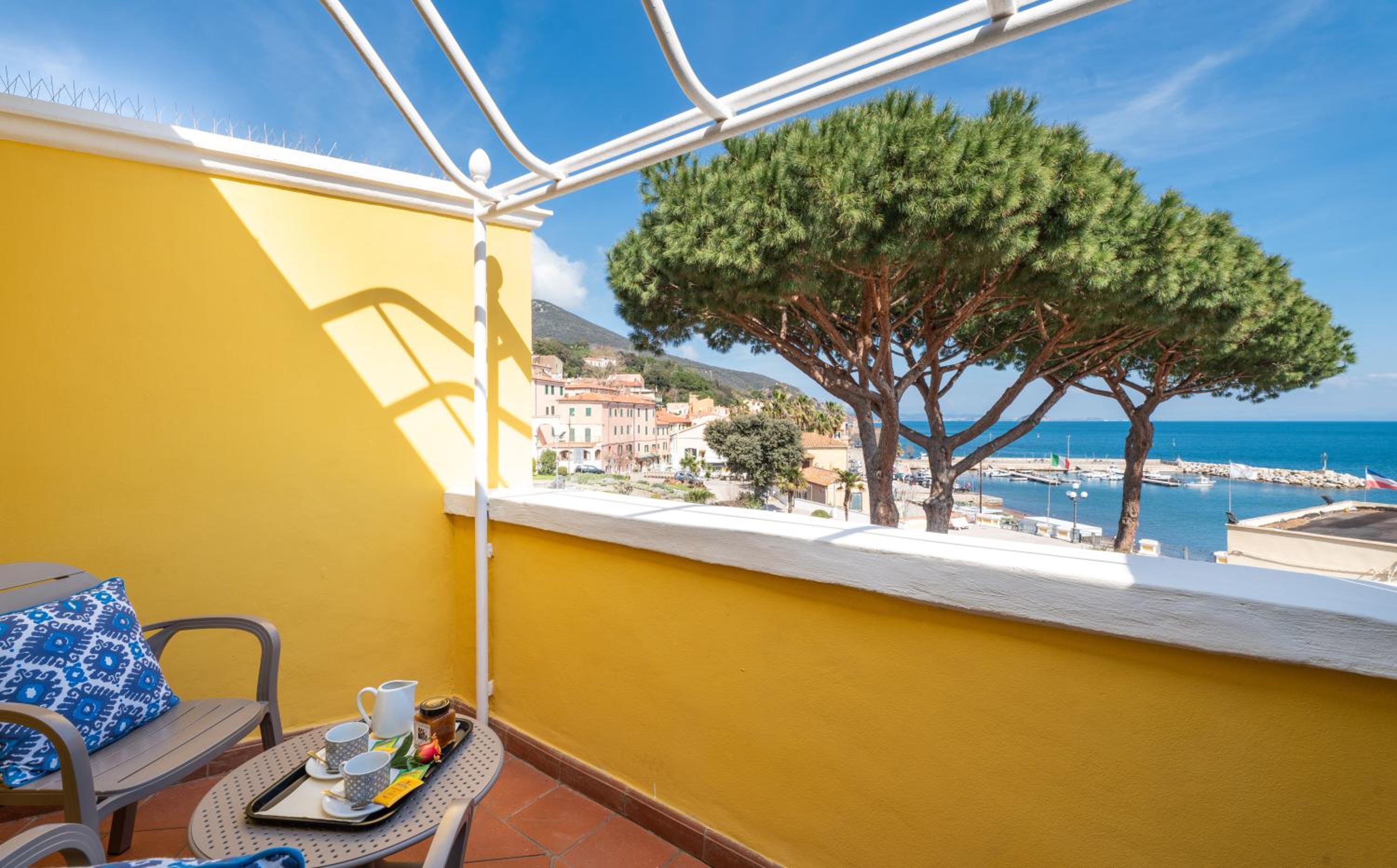 Comfort Double Room with Balcony - Photo 9